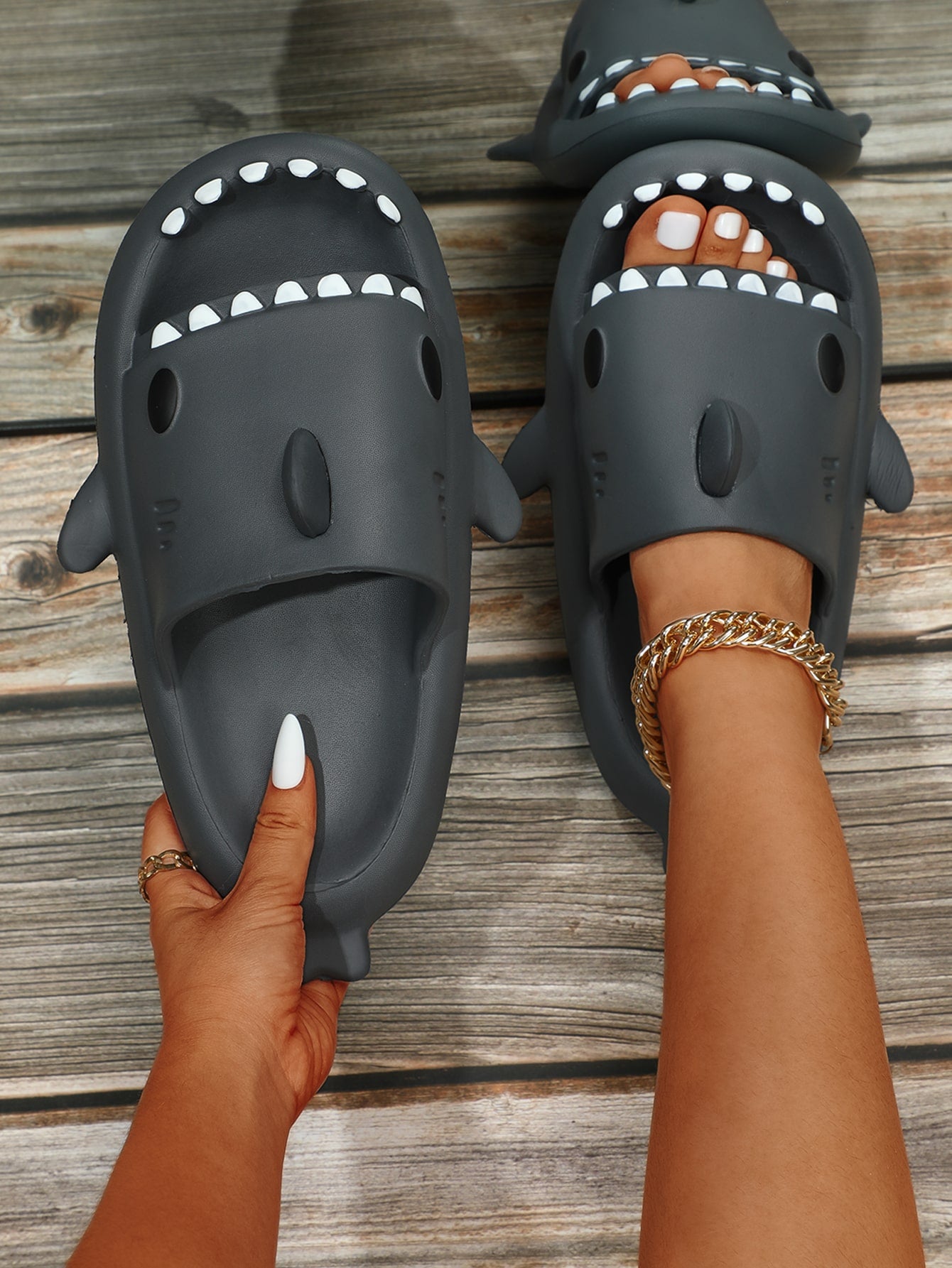 Cartoon Shark Design Slides, Deep Grey Preppy Cartoon Style Flip-flops