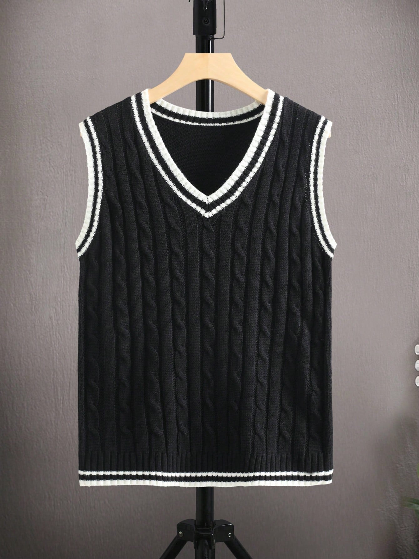 Men's Color-Blocking Minimalist Sleeveless Knitted Vest For Daily Wear
