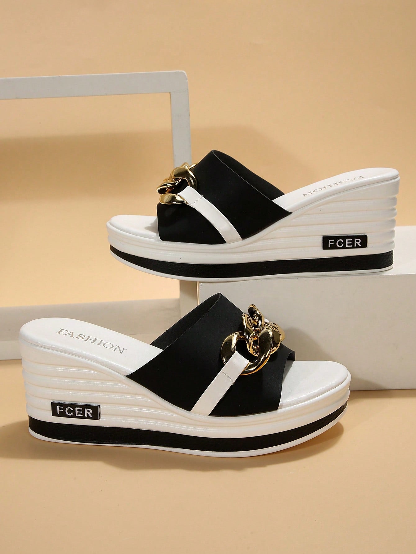 Women Chain Decor Wedge Slide Sandals, Fashion Black Sandals