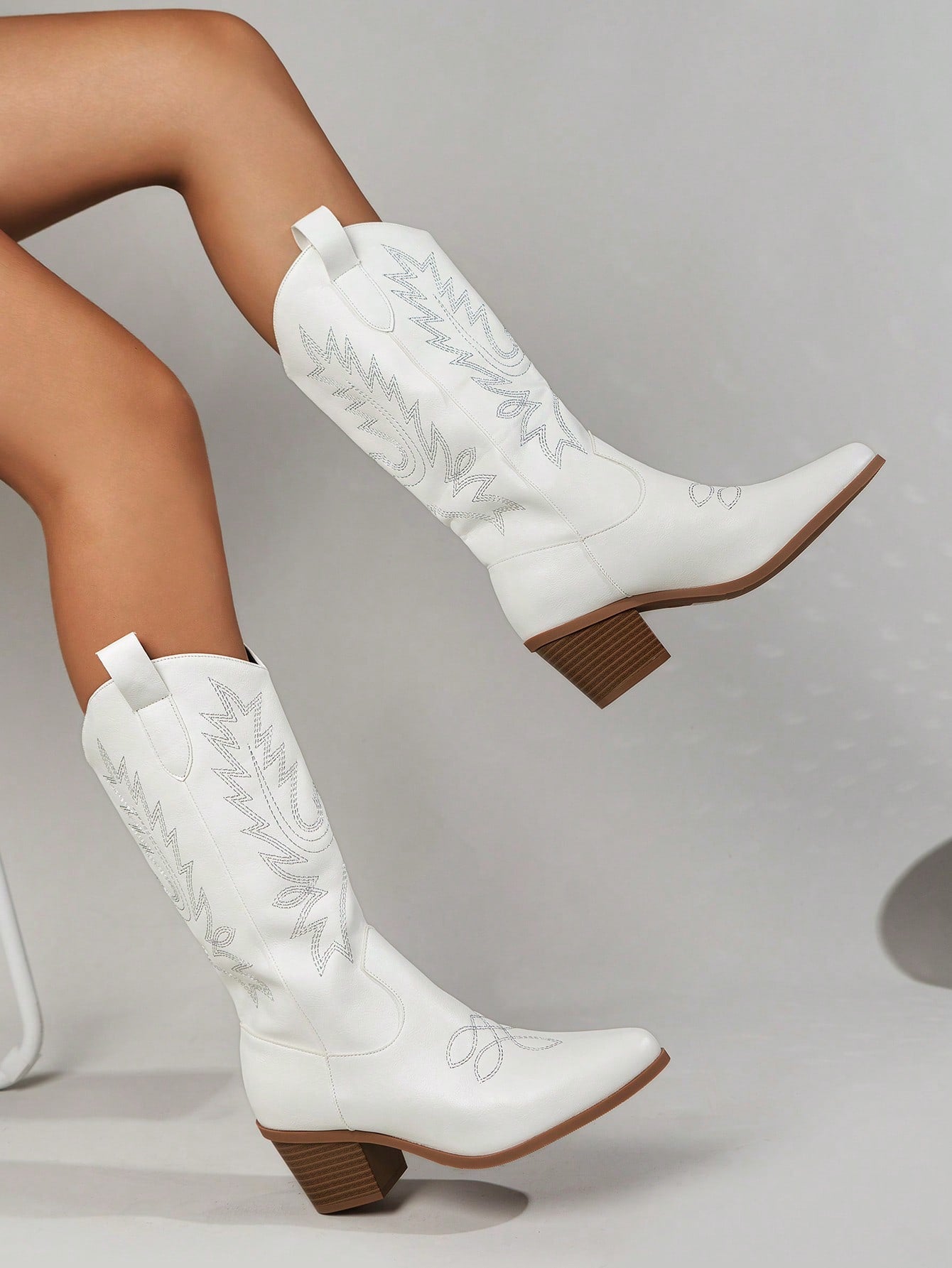 Women's Fashionable Western Boots Cowboy Boots For Outdoor Activities In Autumn And Winter