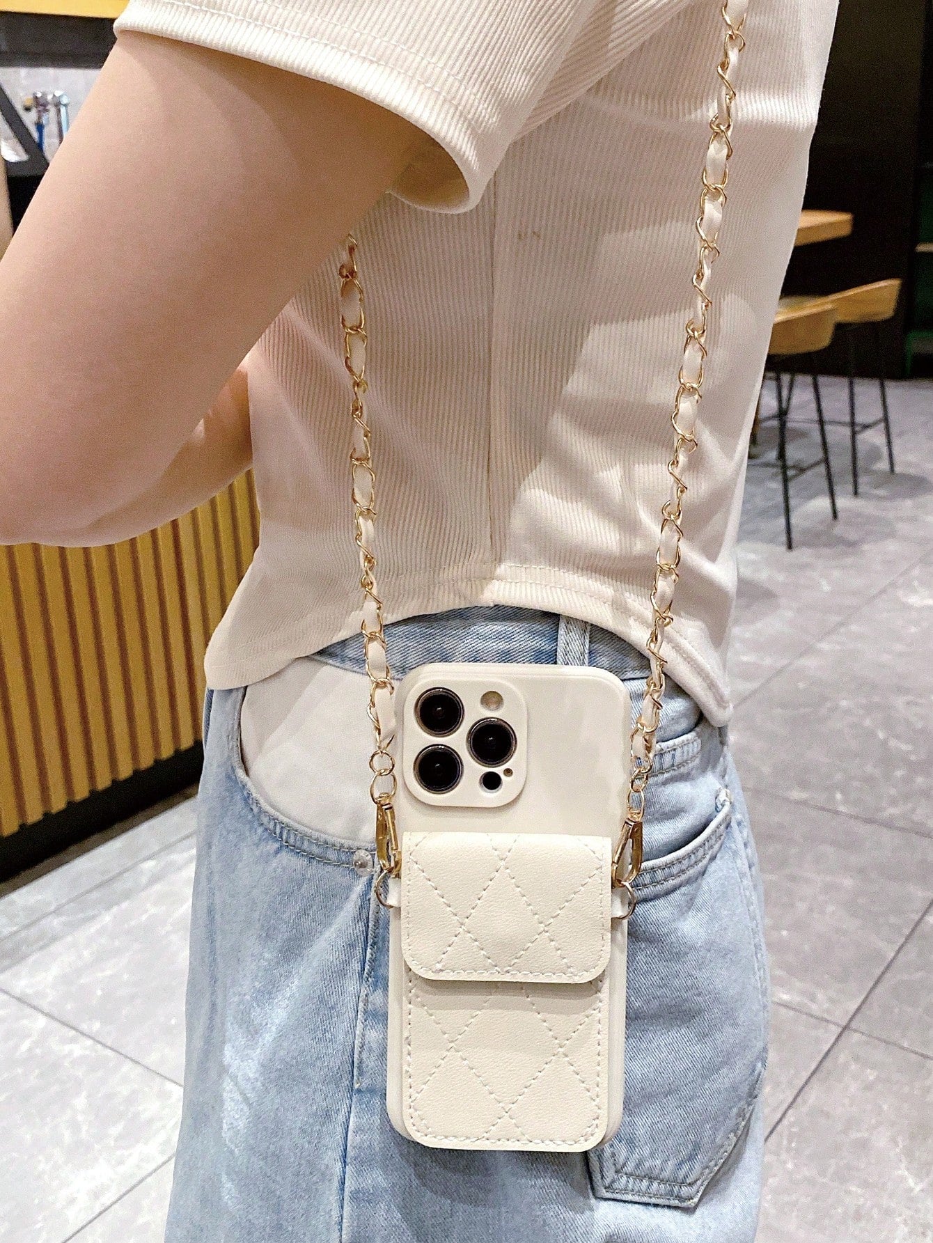 With Phone Charm 1pc High-End Shoulder Crossbody Handbag With Gold Chain Strap, Faux Leather Grain Texture, Beige Color + Beige And Antique White Phone Case Compatible With Apple/Samsung/Xiaomi/Redmi/Vivo