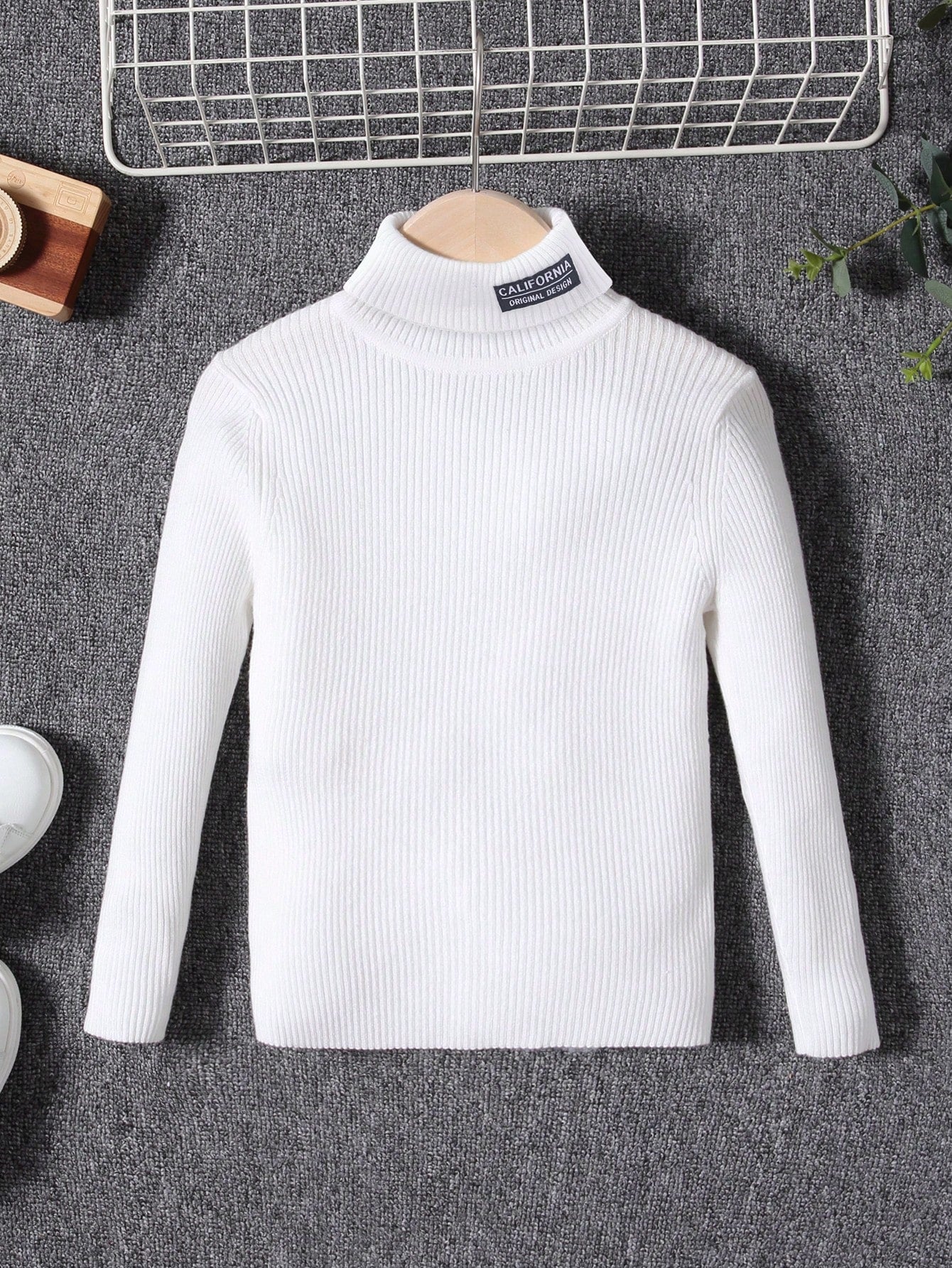 Young Girl Letter Patched Turtleneck Sweater