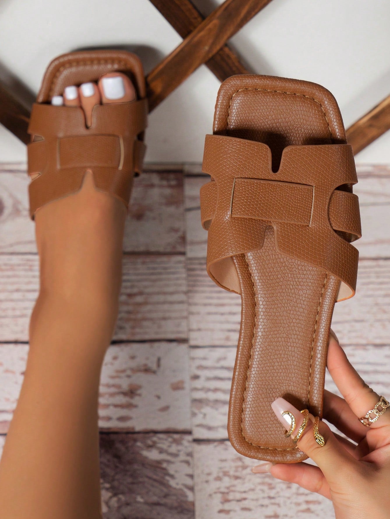 2022 New Style Women Slippers, Fashionable And Casual, Comfortable Flat Heels, Roman Style Slip-On, Recommended By Fashion Bloggers, Suitable For Spring And Summer, Available In Black, Brown, And Beige Color, With Embossed Design Or Diamond Decoration, Pe