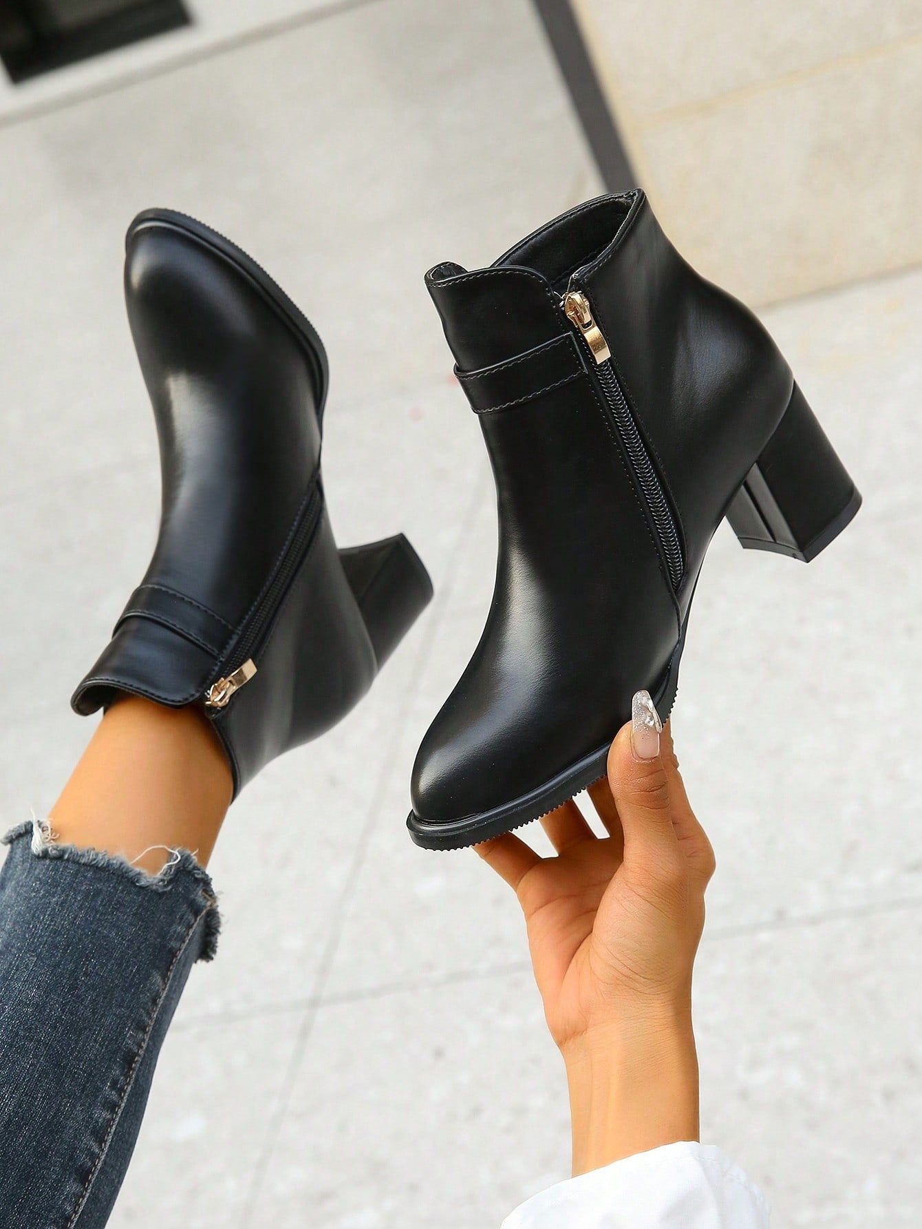 Chunky Heel Round Toe Medium Ankle Boot, Fashion Comfortable And Slimming Bootie For Winter