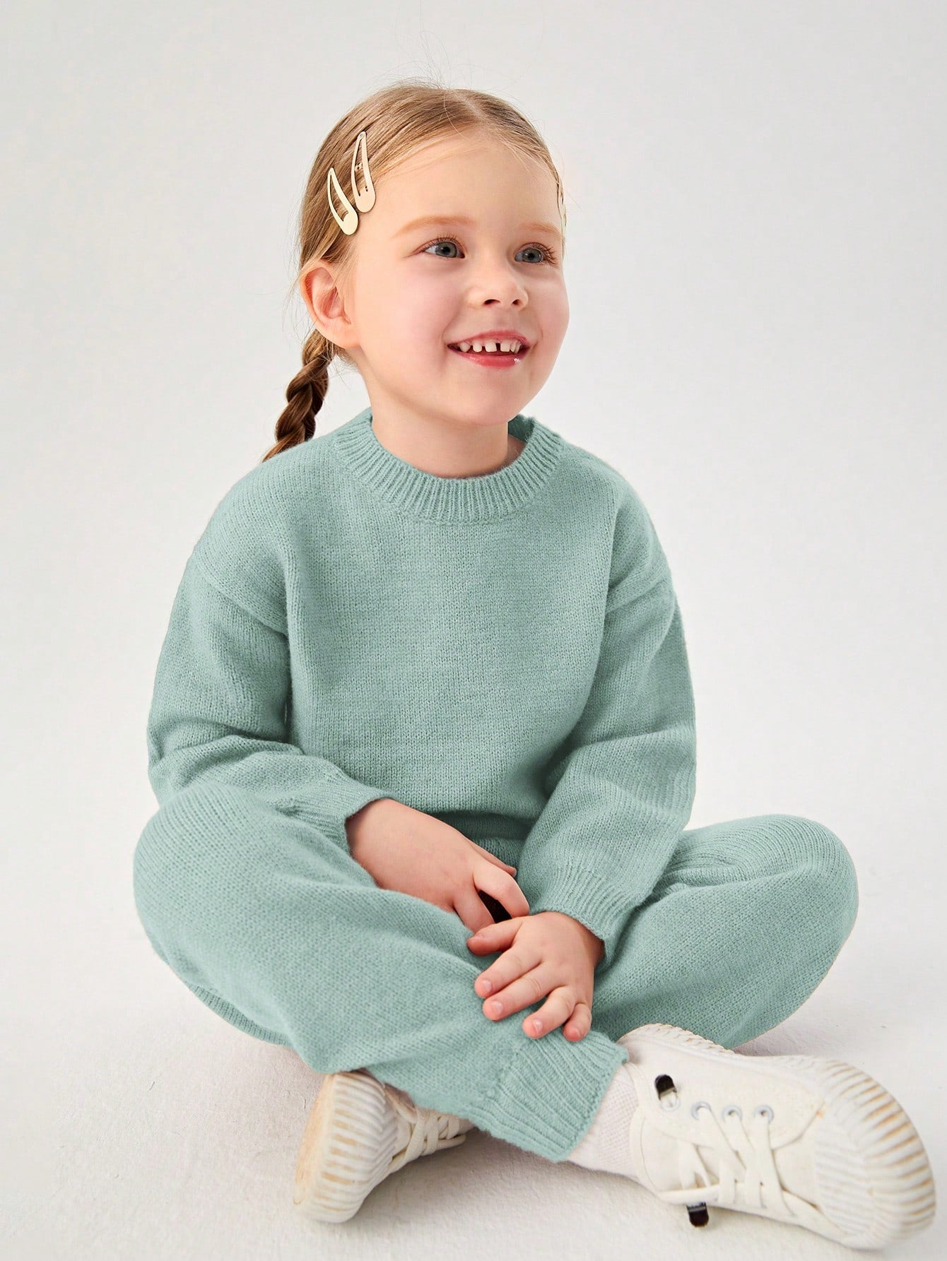 Young Girl Solid Color Casual Sweater Suit