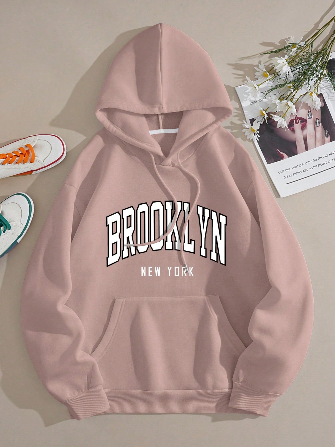 Letter Graphic Kangaroo Pocket Drawstring Thermal Lined Hoodie