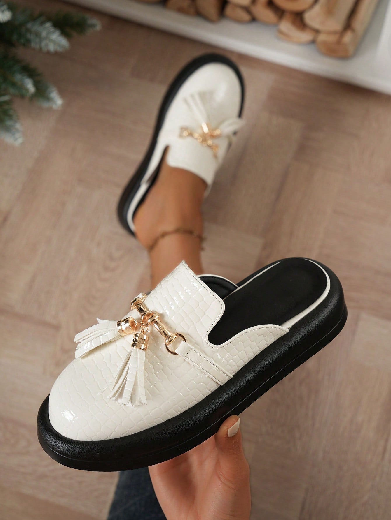 Vintage Outdoor Round Toe Thick Platform Mules With Crocodile Pattern