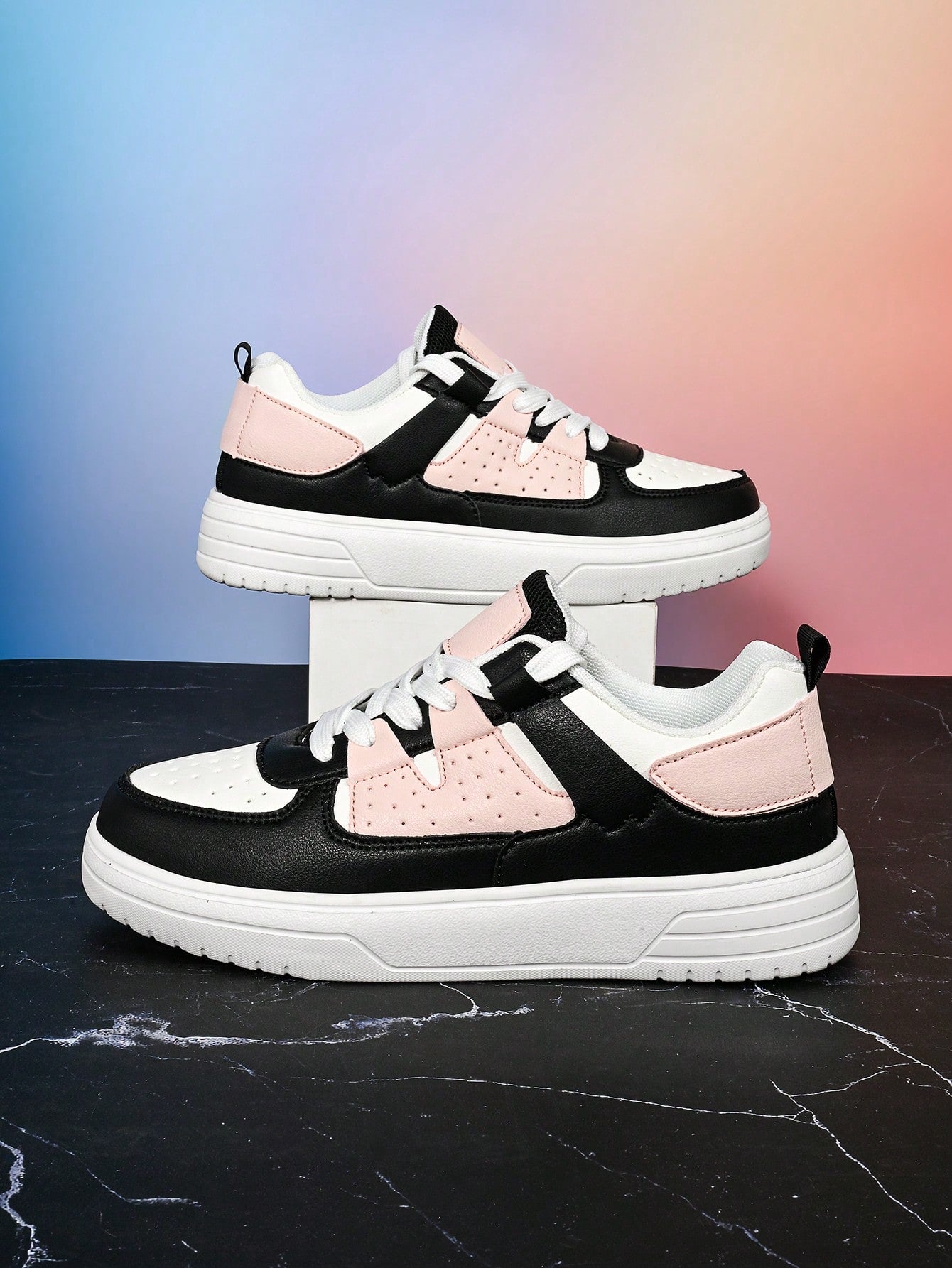 Unisex Sweet &amp; Lovely Simple Style Casual Outdoor-Style Anti-Skid &amp; Breathable Low-Cut Sneakers, All Season