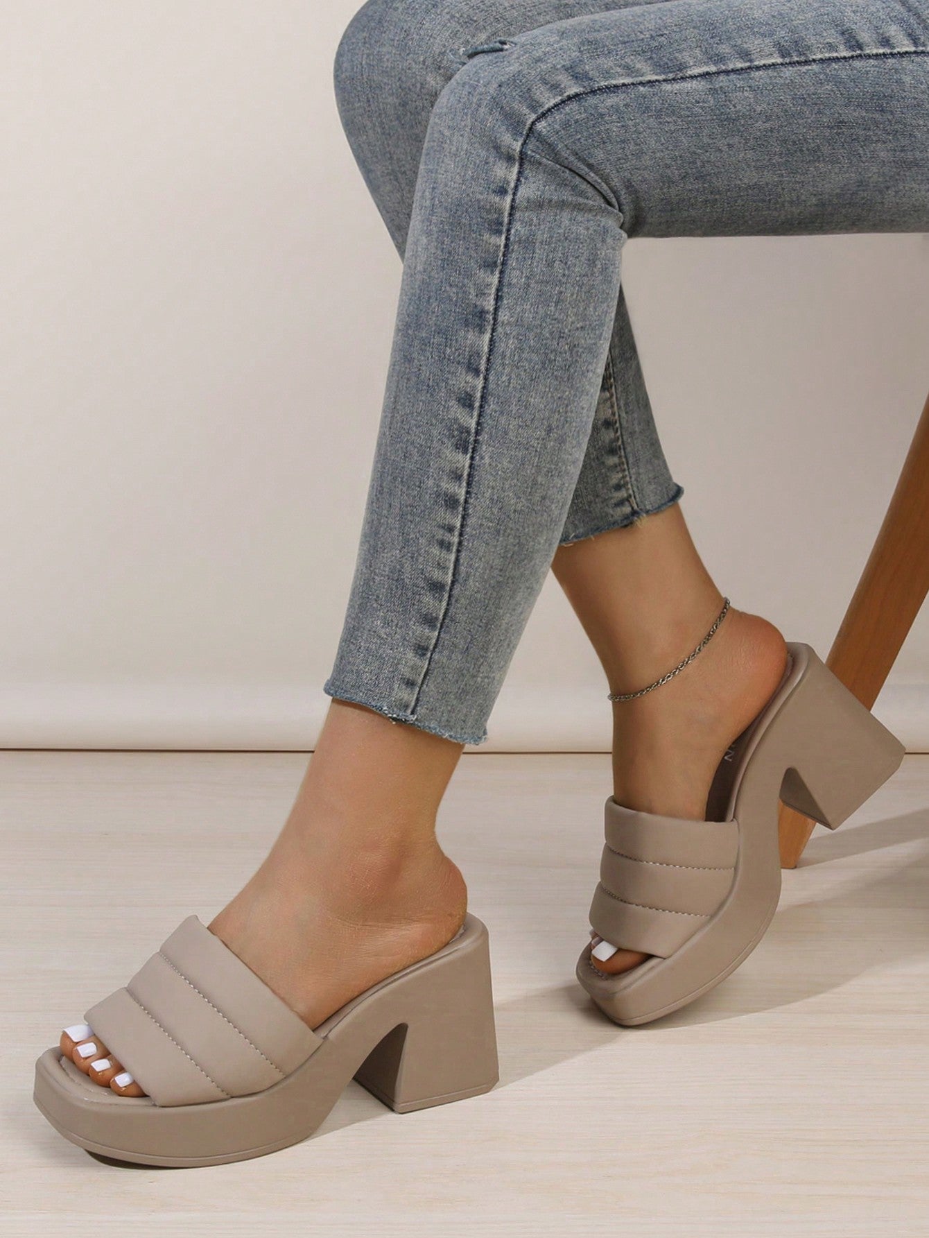 Waterproof Platform Thong Sandals For Women, Chunky Heel Faux Suede Color Summer 2024 New Arrival