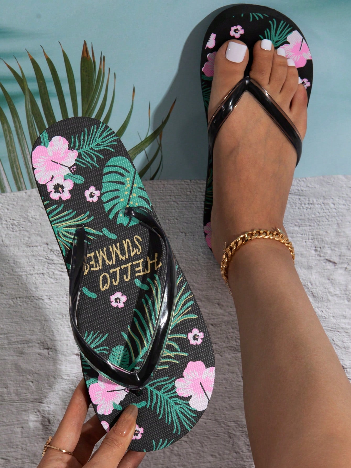 Ladies" Comfortable And Fashionable Tropical Printed Beach Flip-Flops With Thick And Soft Soles For Summer