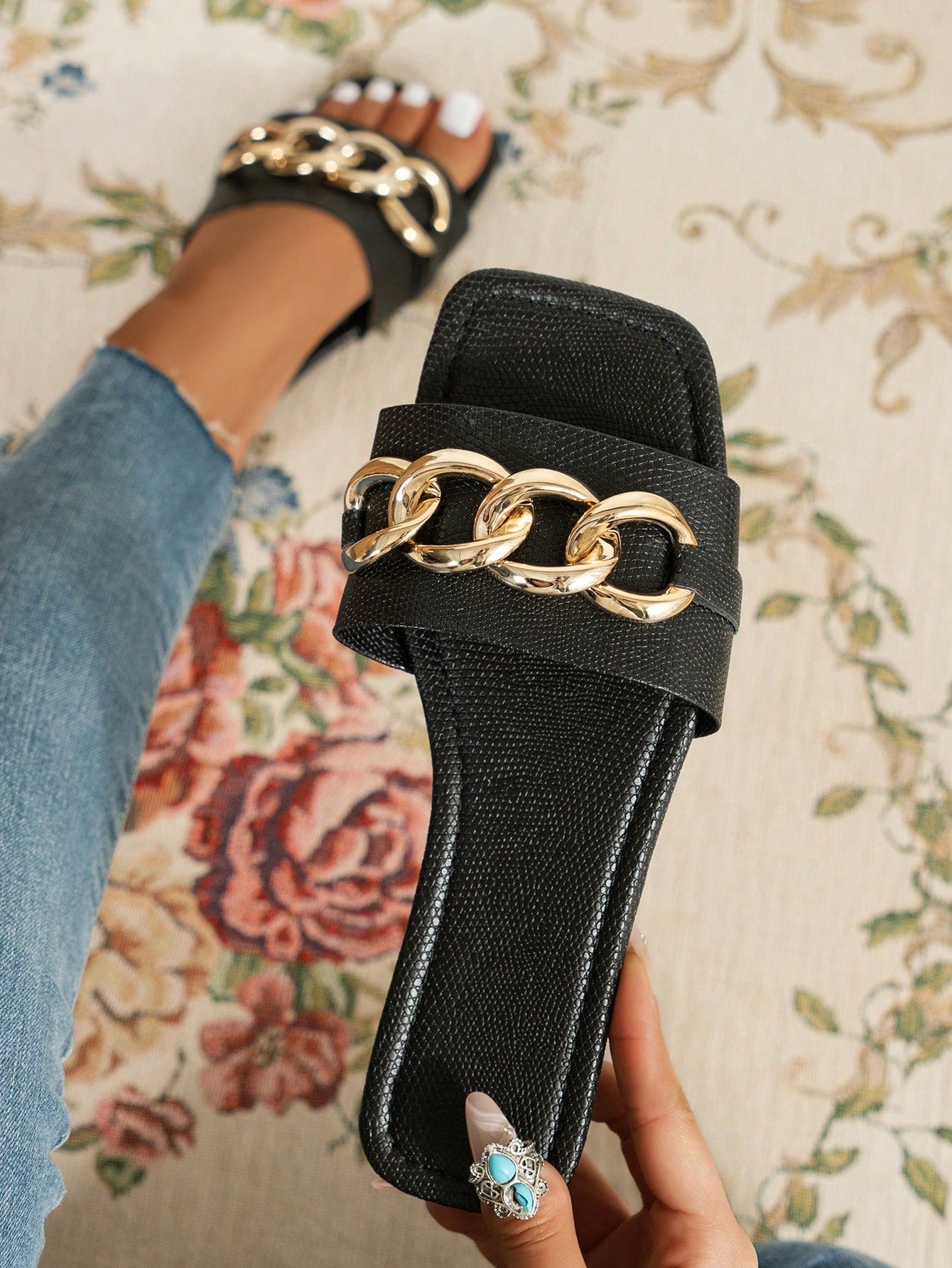 New Spring Summer Trendy H Slippers For Women In Roman Style, Comfortable Flat Slides With Embossed Texture In Black, Beige, And Brown Colors, Recommended By Fashion Bloggers, Suitable For Outdoor Activities, Party, Or Daily Wear, Suitable For Various Out