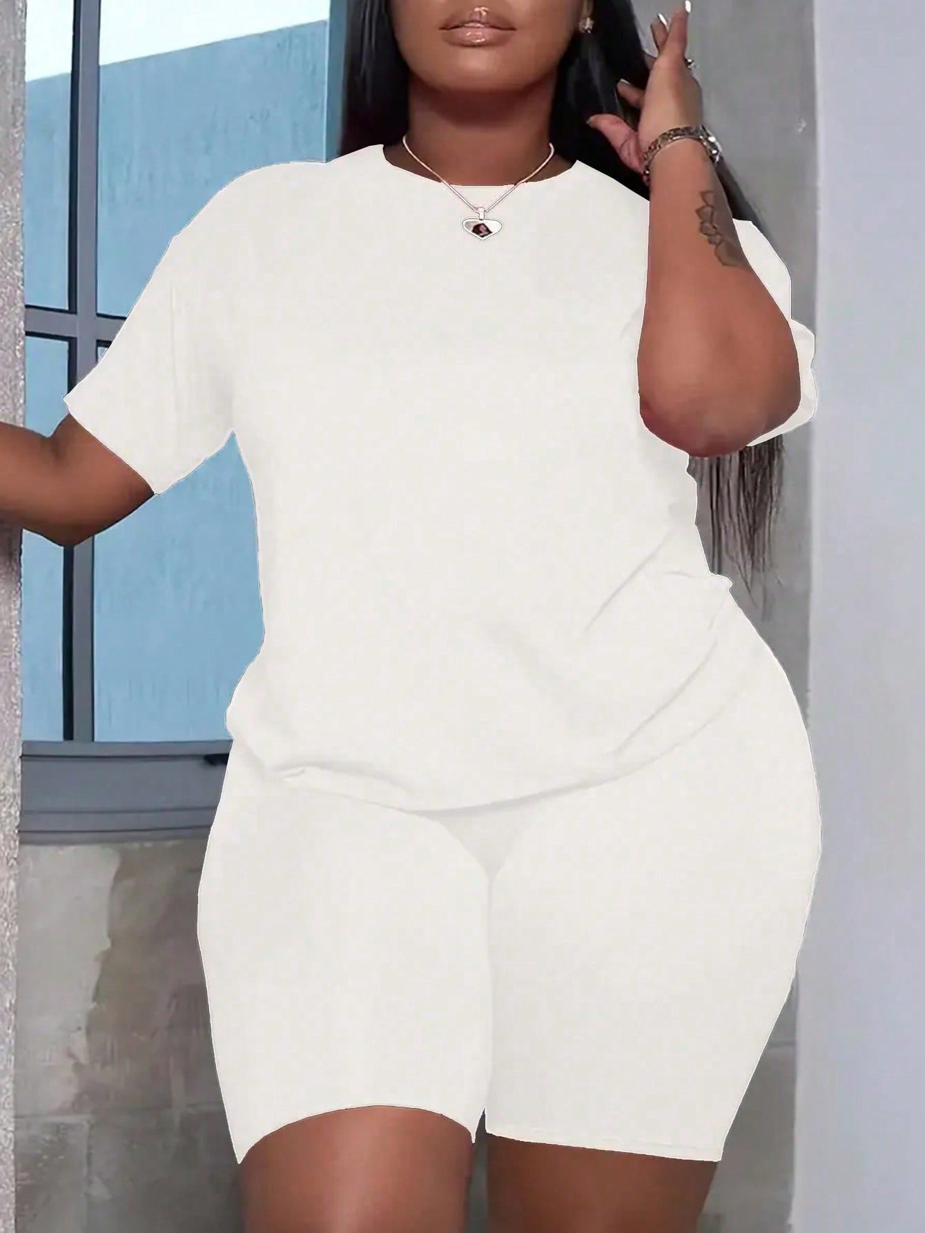 Plus Size Women Fashionable Daily Solid Color Short Sleeve And Shorts Two-Piece Set