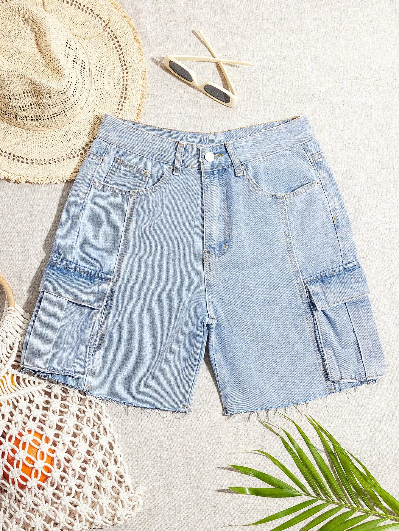 Ladies Stylish Denim Shorts With Pocket Design