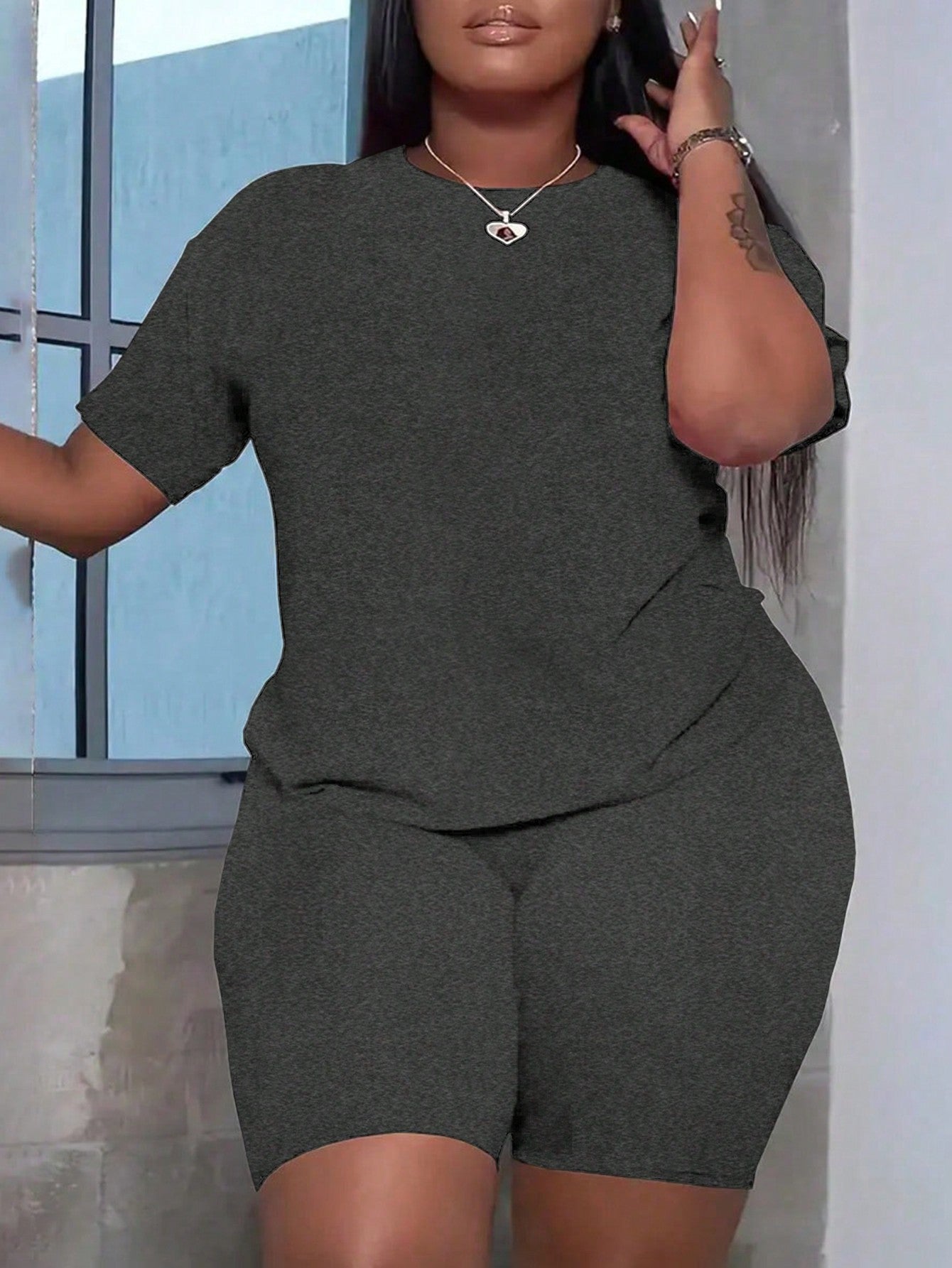 Plus Size Solid Color Crew Neck Short Sleeve T-Shirt And Shorts Casual Two-Piece Set For Summer