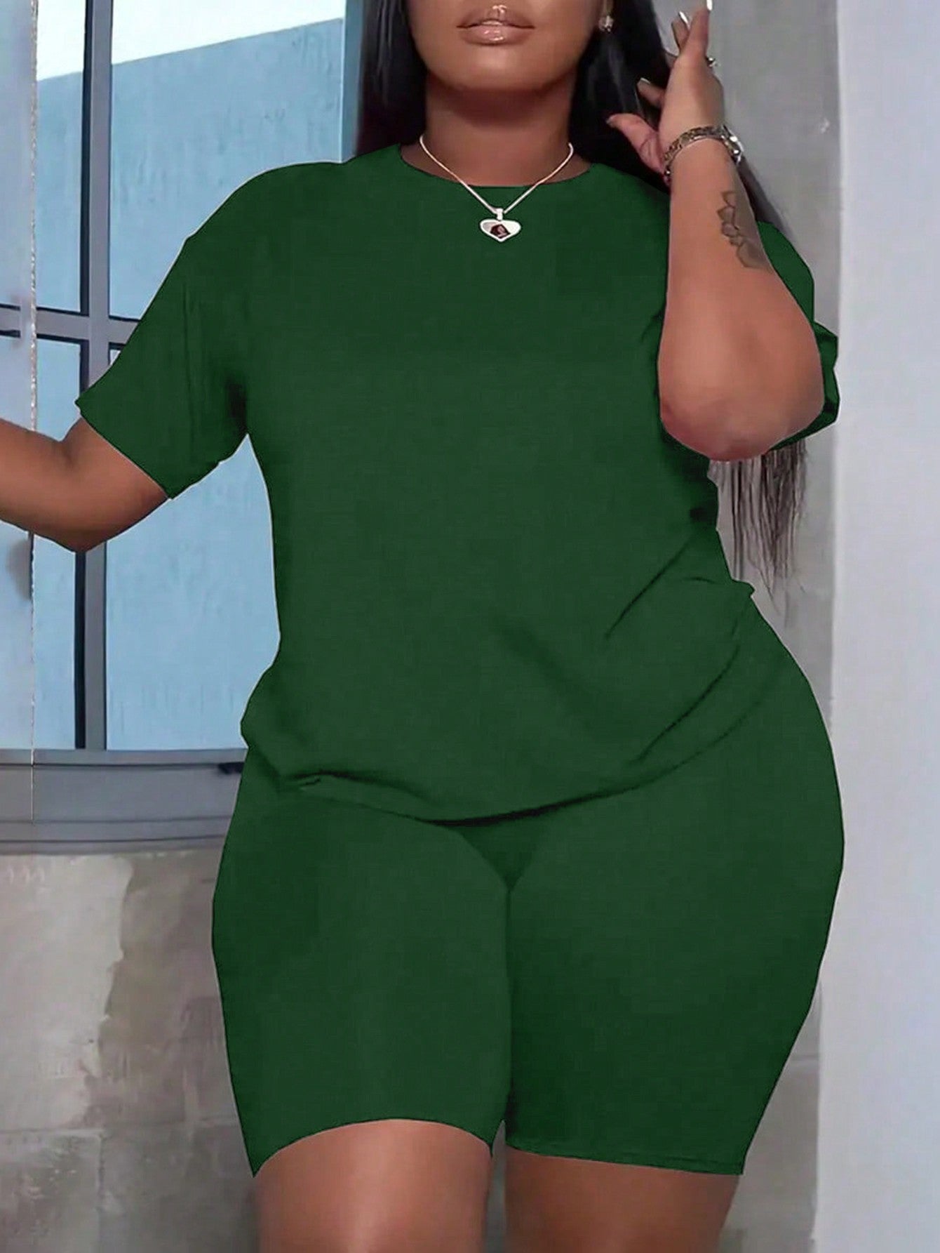 Plus Size Solid Color Crew Neck Short Sleeve T-Shirt And Shorts Casual Two-Piece Set For Summer