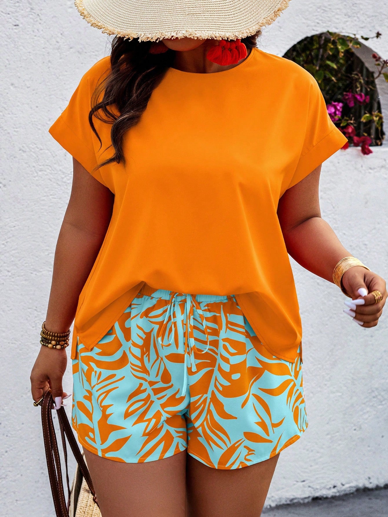 Randomly Allover Print Plus Size Solid Color Round Neck Short-Sleeved Top And Full-Print Shorts Summer Casual Two-Piece Set