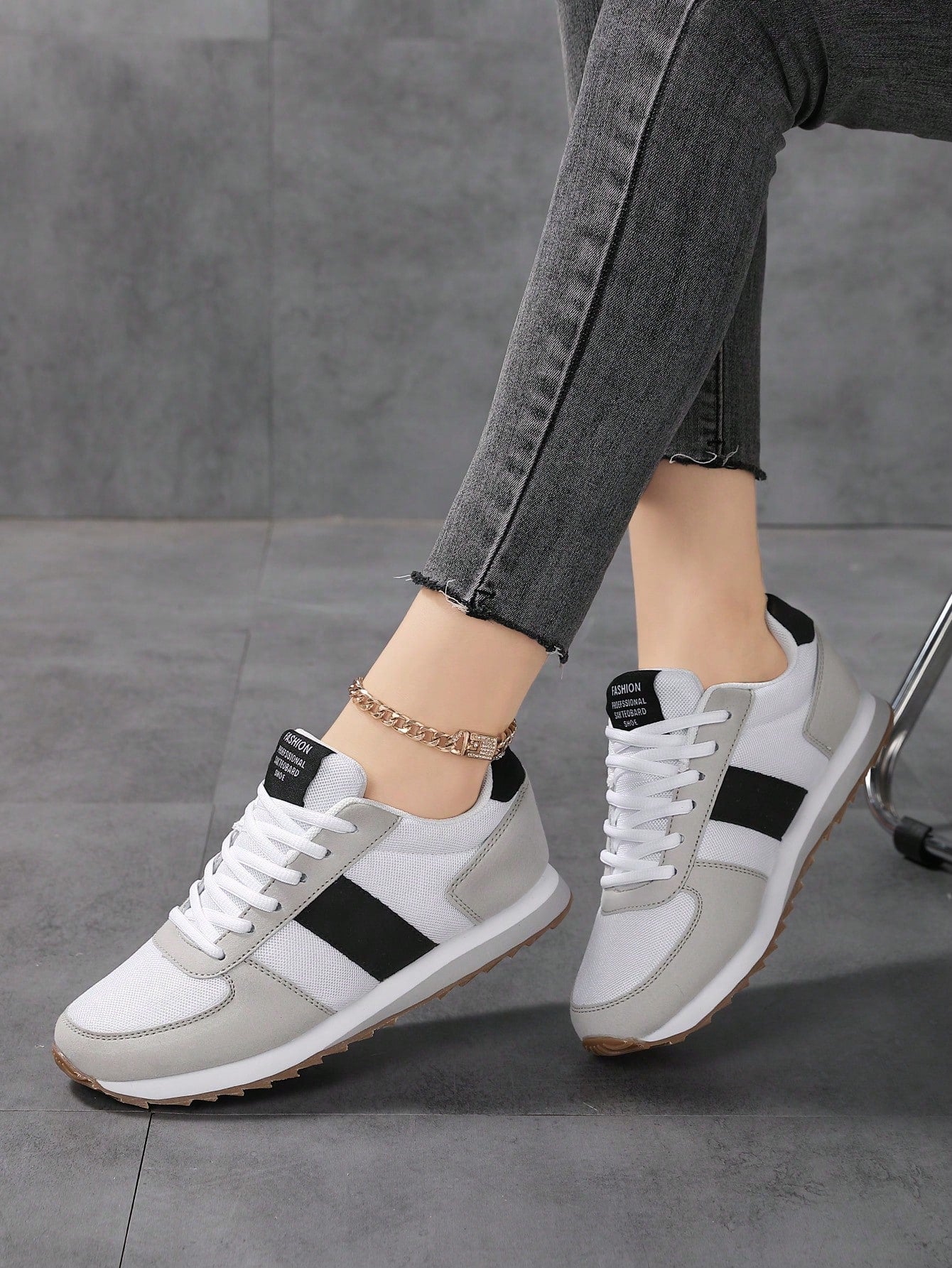 Women Vintage Round-Toe Lace-Up Soft-Sole Comfortable  Shoes, Casual, Versatile, Breathable Summer Daily Running Solid Color Sneakers