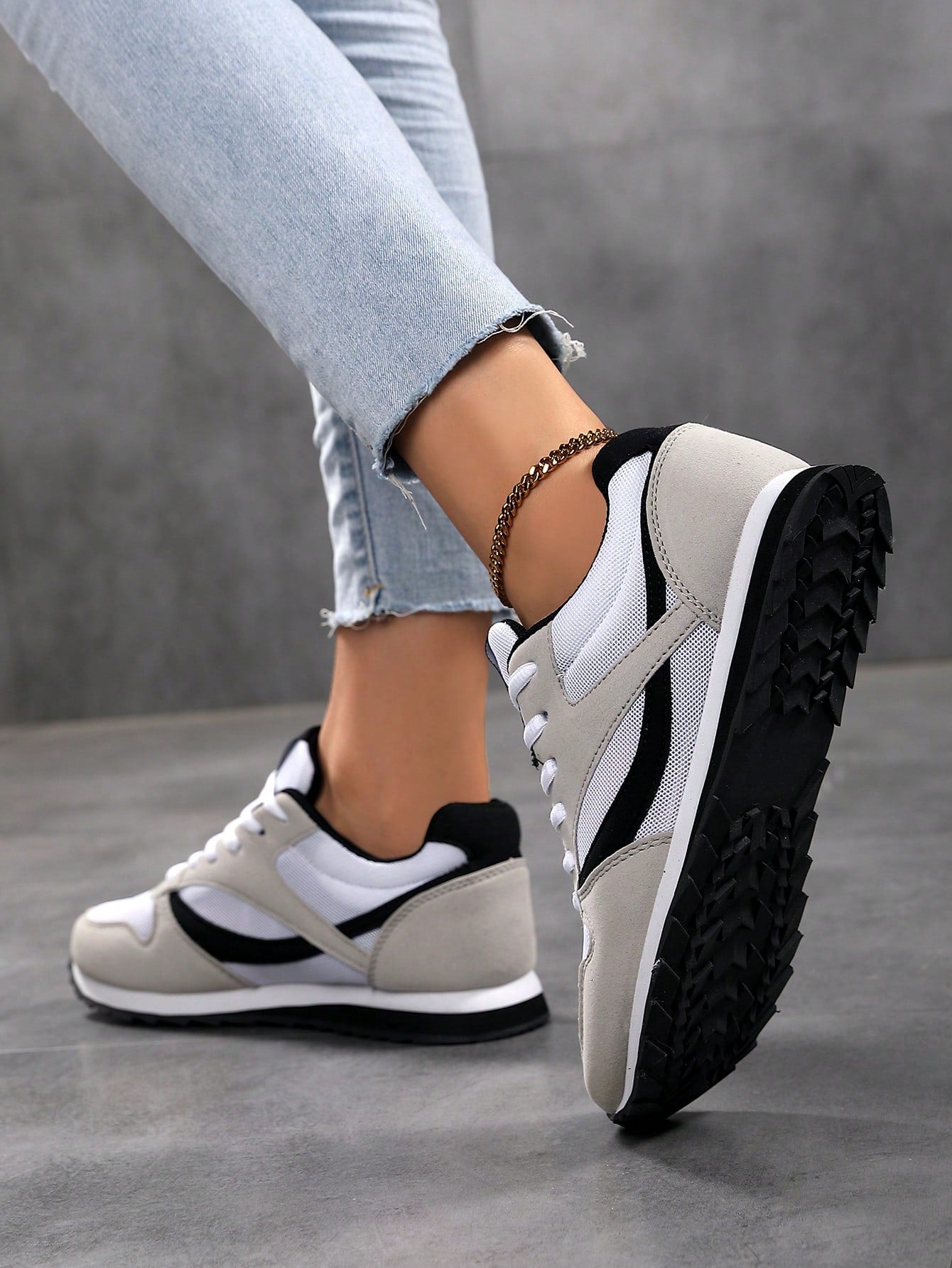 Women Vintage Round-Toe Lace-Up Soft-Sole Comfortable  Shoes, Casual, Versatile, Breathable Summer Daily Running Solid Color Sneakers