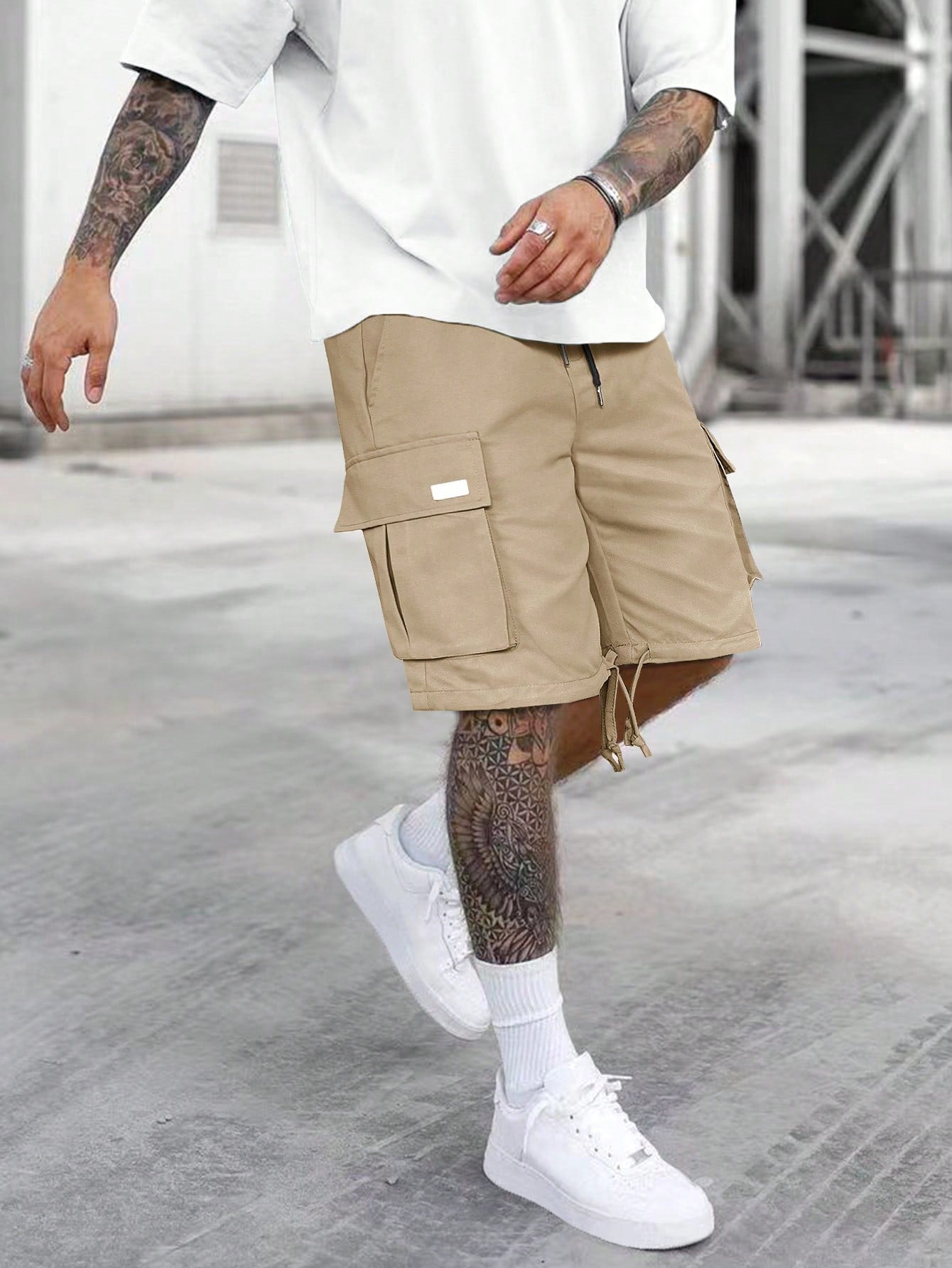 Men Flap Pocket Drawstring Waist Cargo Shorts