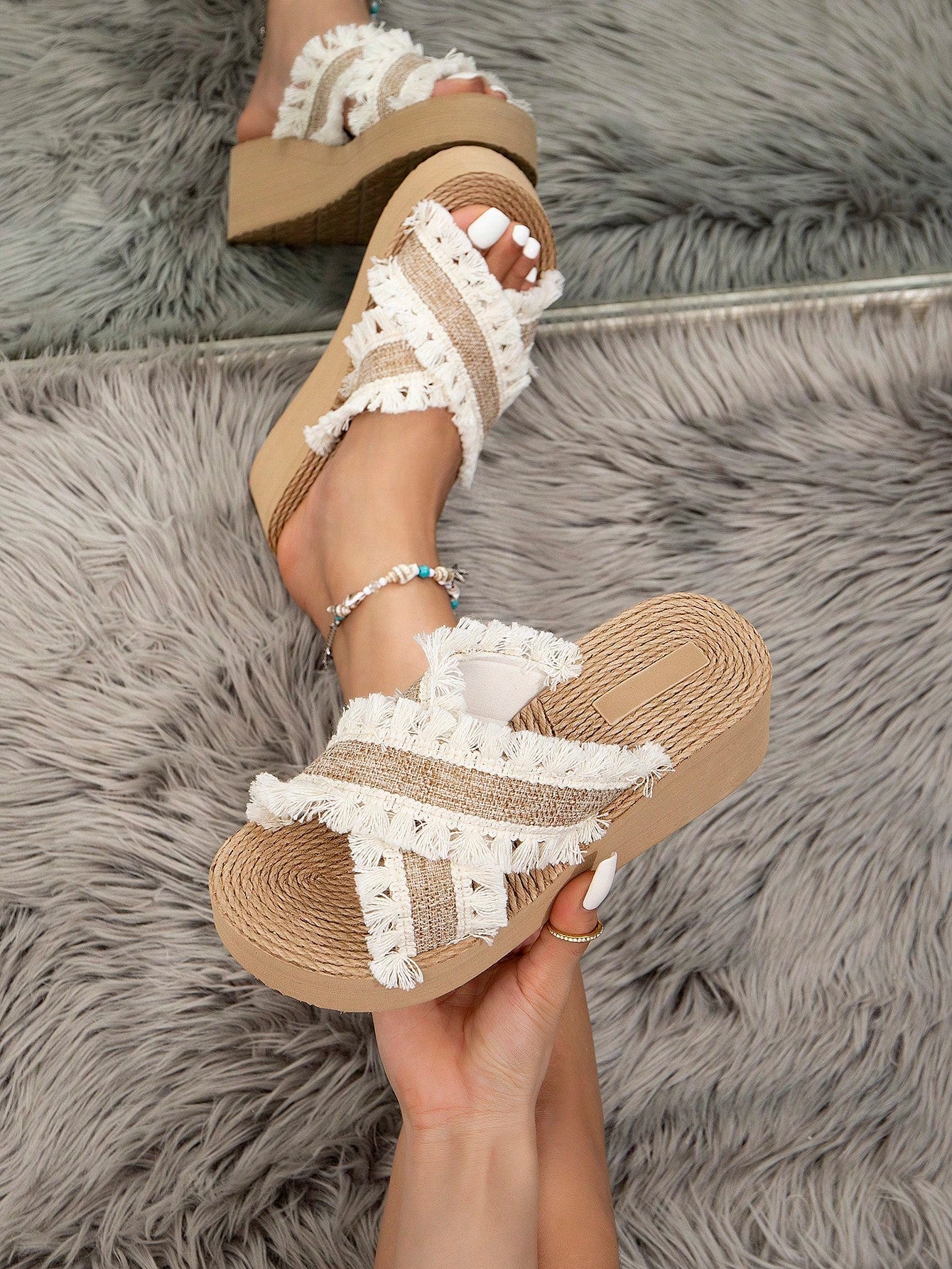 Women Original Design Vintage Elegant Fashionable Fringe Sandals With Thick Soles And Roman-Style, Suitable For Parties, Festivals, Sexy And Comfortable With Round Toe And Woven Textured Rope Wedges, Beige Color.