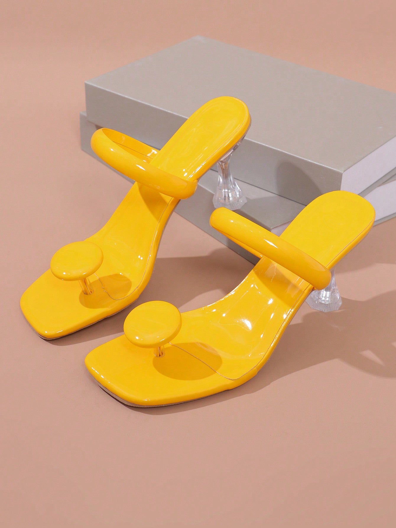 Crystal Heeled Sandals With Simple And Fashionable Round Buckle And Strap