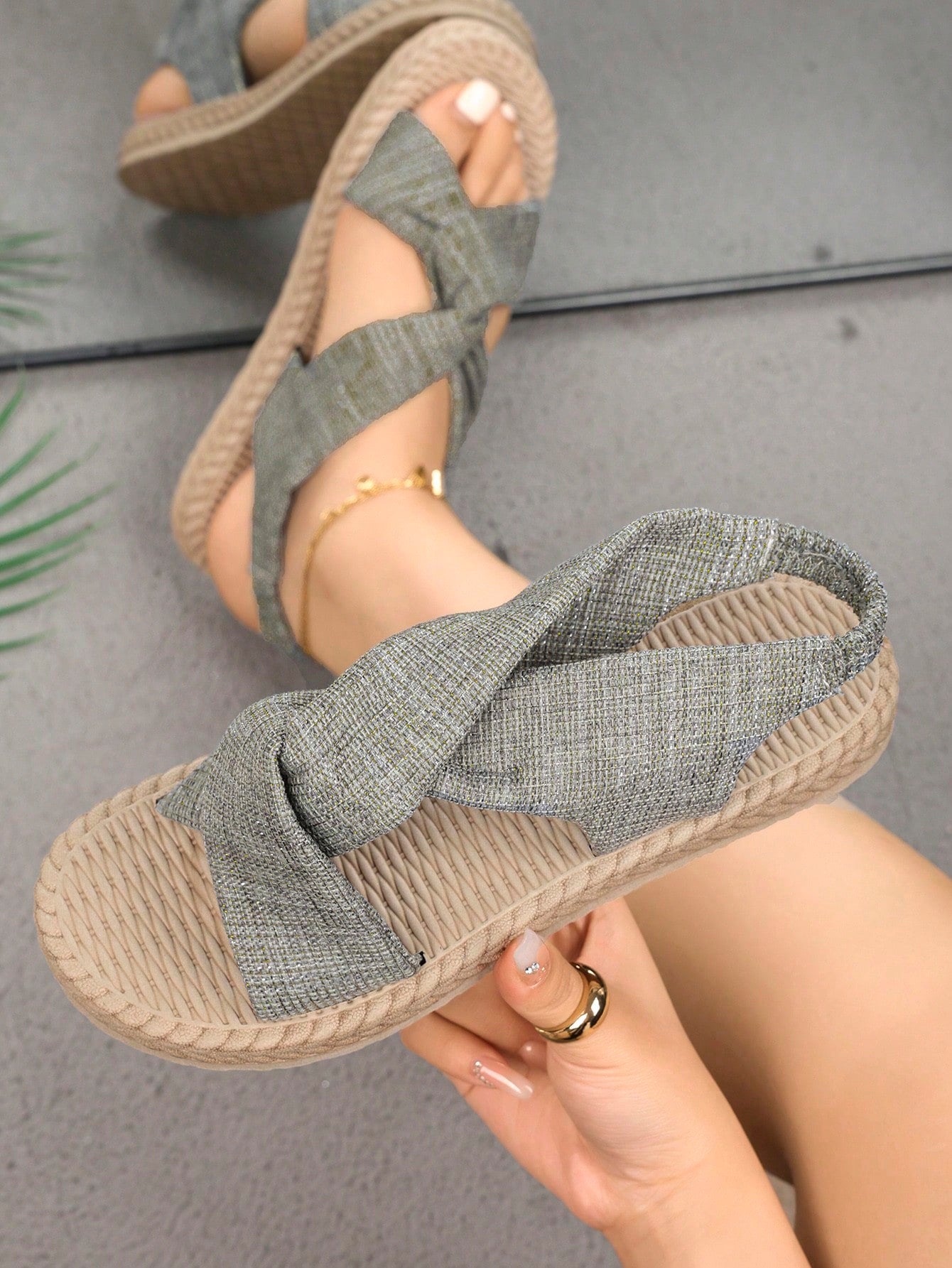 Women's Crossed Fabric Lightweight Outdoor Sandals