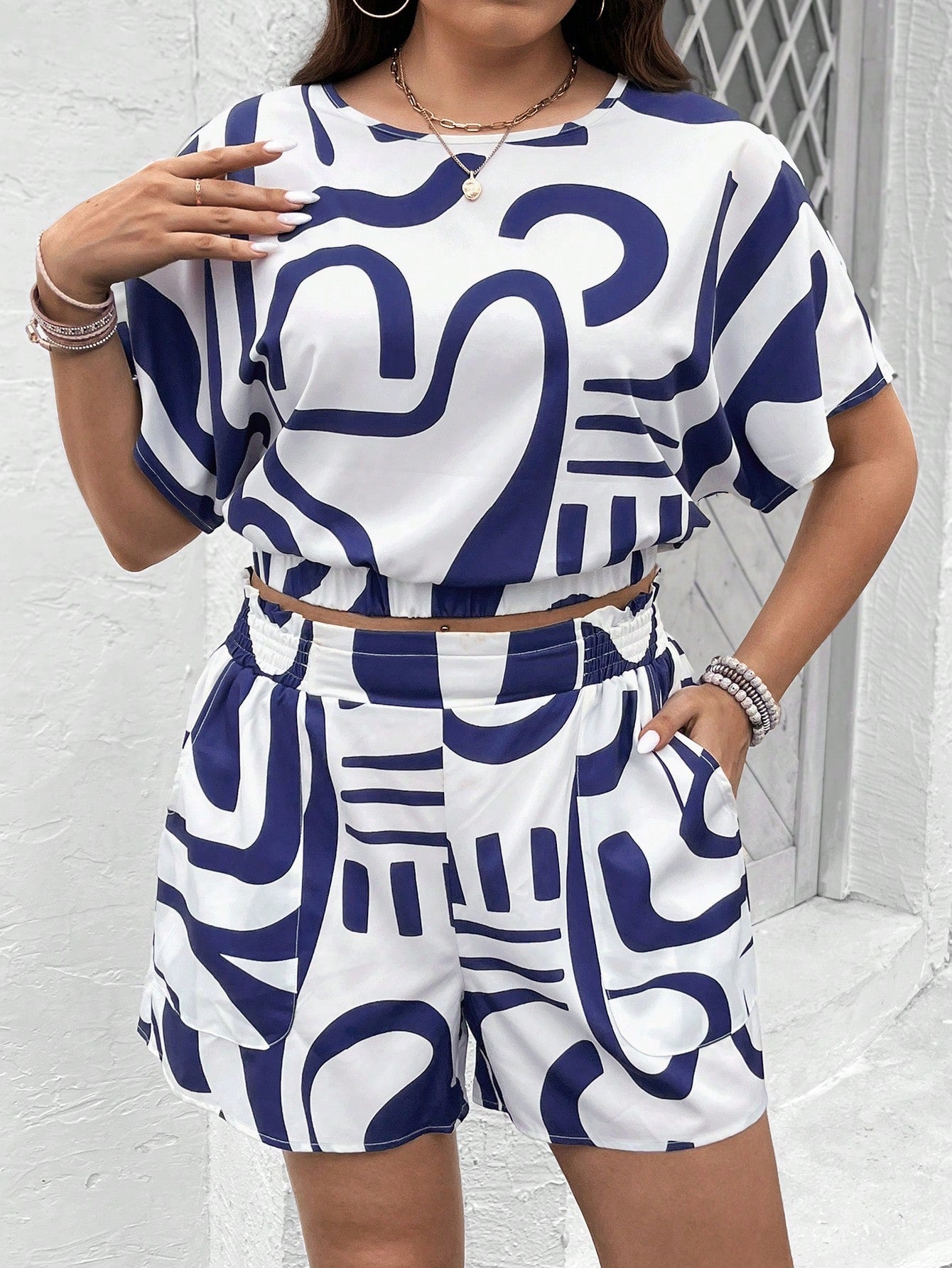 Plus Size Solid Color Round Neck Short Sleeve Top And Knotted Shorts Casual 2pcs/Set For Summer