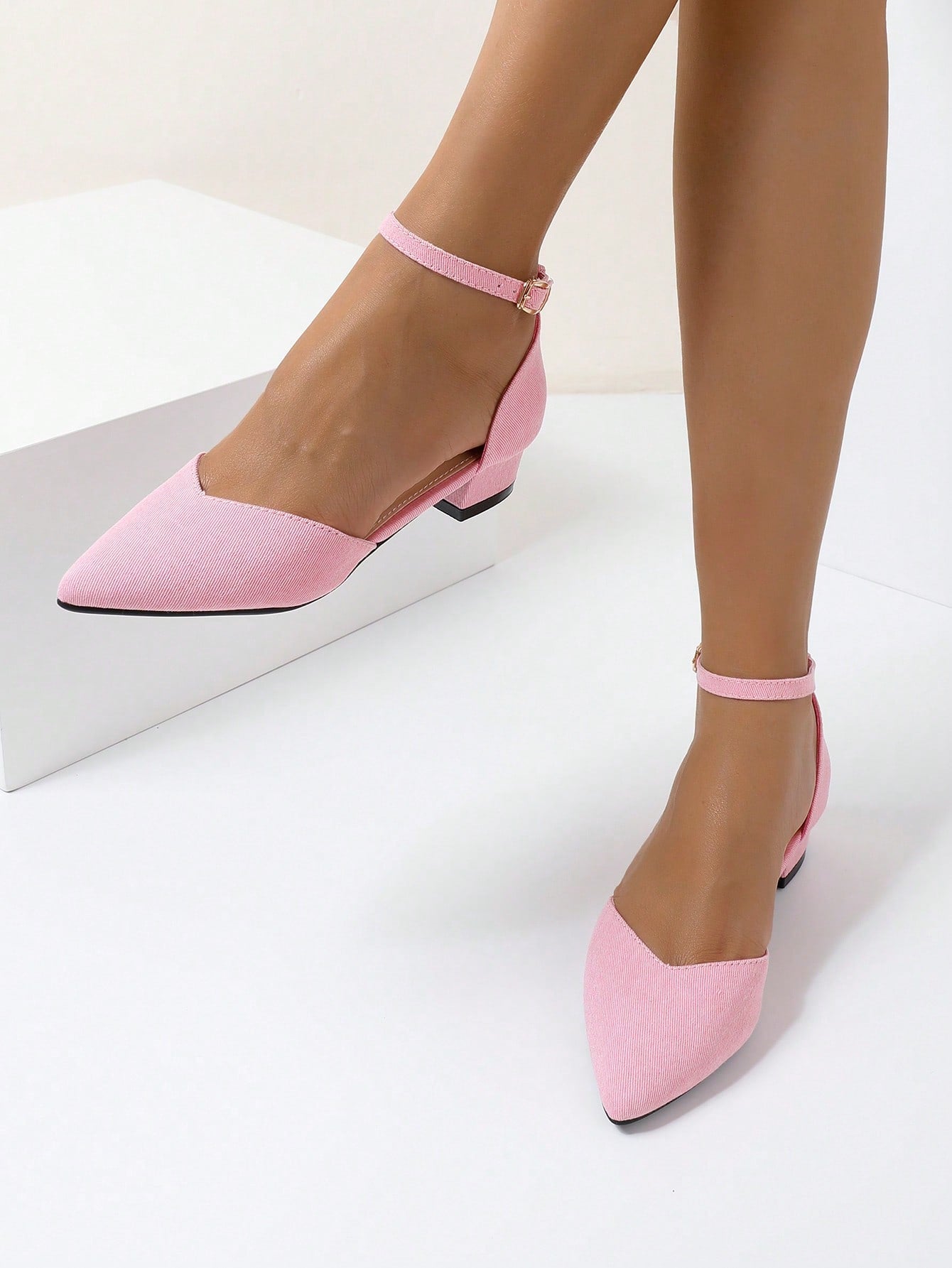 Women's Elegant Pointed-Toe Minimalist Solid Color Hollow Out Buckle Strap Nude Sandals, Watermelon Pink, Low Chunky Heels For Spring And Autumn