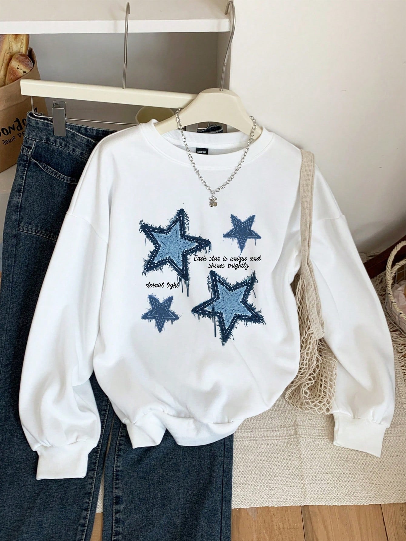 Casual Blue Star Print White Round Neck Long Sleeve Oversize Loose Women's Sweatshirt With Applique
