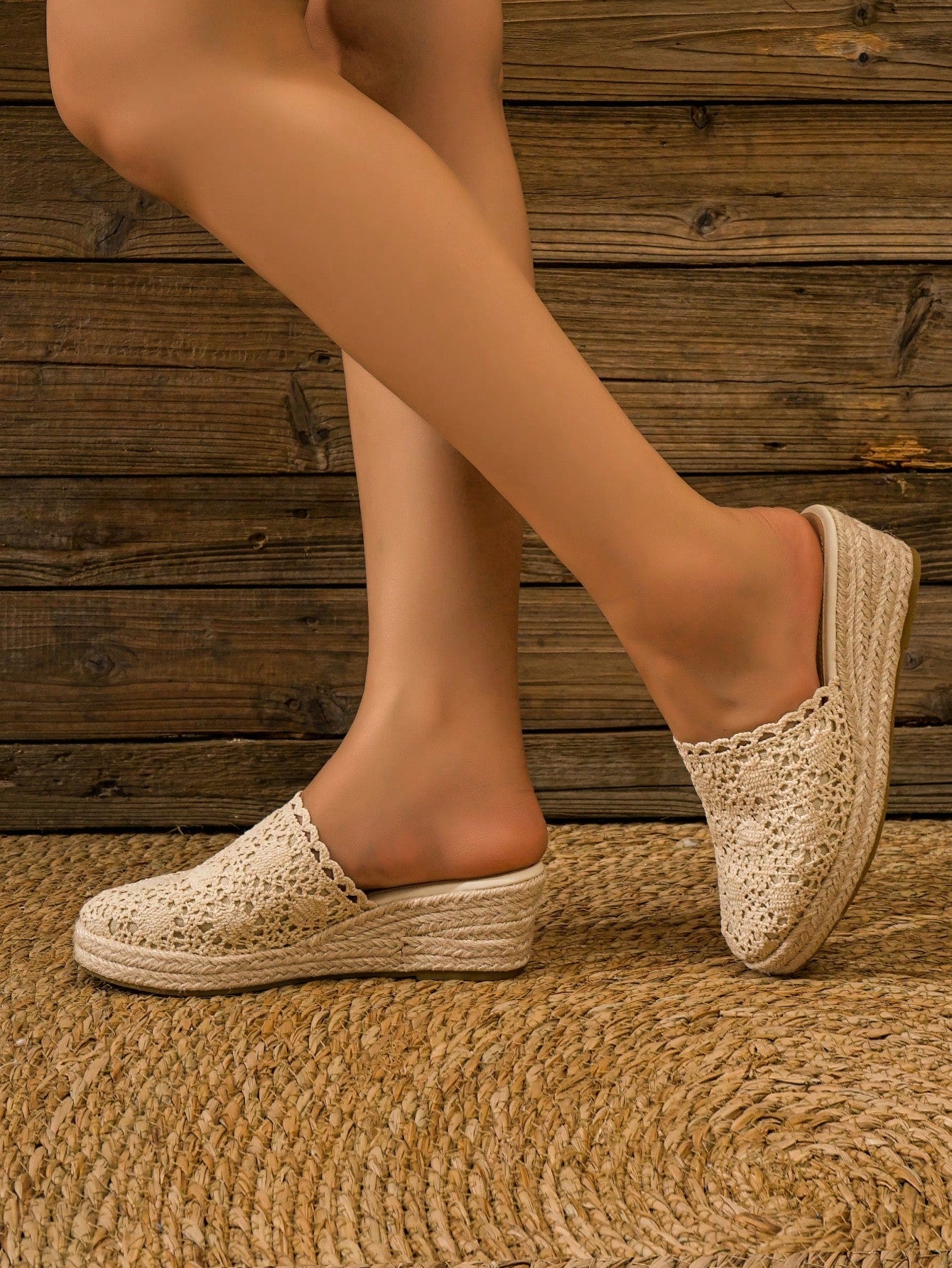 Five Flowers Closed Toe Fashionable Deep Mouth  Rope Wedge Heels For Women