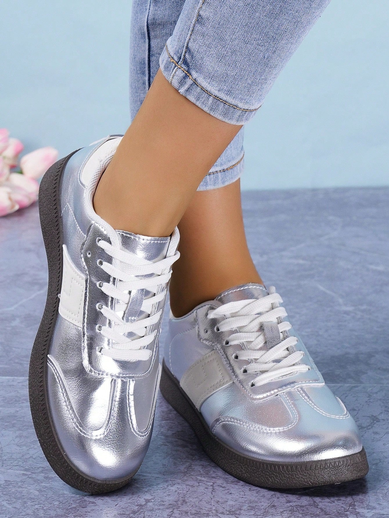 Women's Comfortable German Training Shoes, New Silver Low Top Sneakers With Thick Sole And Lace-Up, Suitable For Sports And Casual Occasions