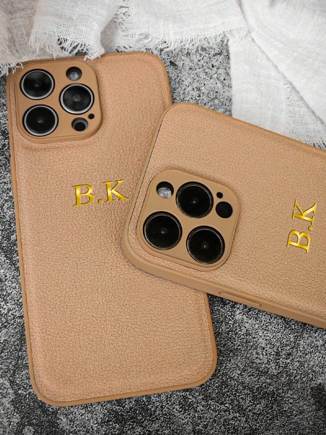 Customized Personalized Initials Name 3D DIY Engraved Letters Phone Case Compatible With Iphone 15 14 13 12 11 Pro Max 15 14 Plus Back Cover Luxury Korean Soft Leather Protection Shckproof Case Hot Stamping Imprinting Technology Leather Case Festival Gift