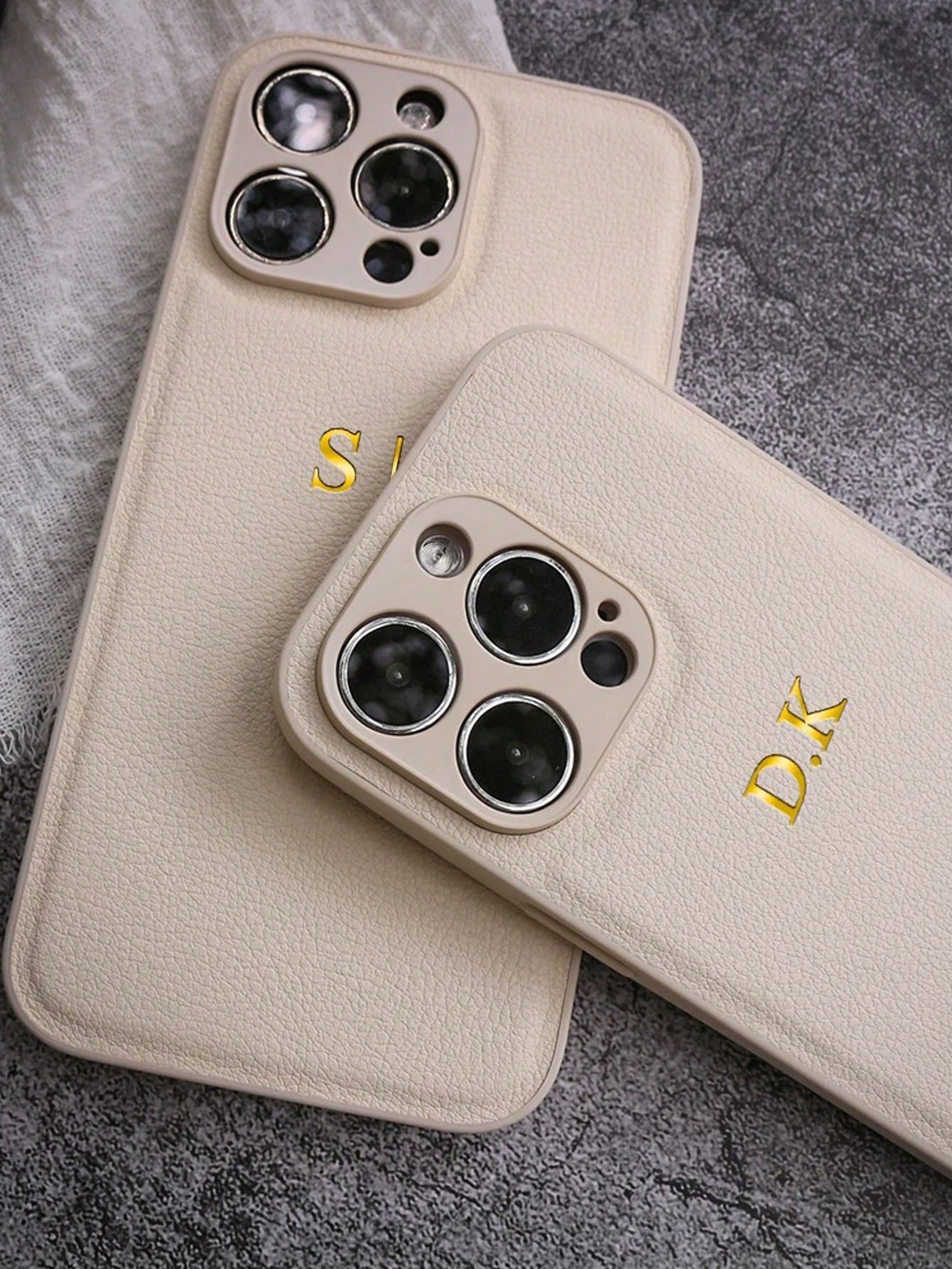 Customized Personalized Initials Name 3D DIY Engraved Letters Phone Case Compatible With Iphone 15 14 13 12 11 Pro Max 15 14 Plus Back Cover Luxury Korean Soft Leather Protection Shckproof Case Hot Stamping Imprinting Technology Leather Case Festival Gift