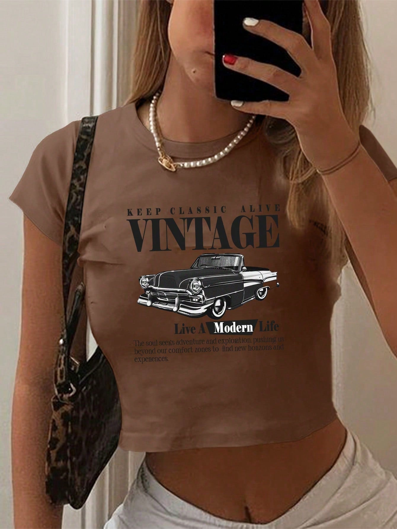 Casual And Simple White Round Neck Short Sleeve Tight Women's T-Shirt With Car Print, Suitable For Summer, KEEP CLASSIC ALIVE VINTAGE Live A Modern Life The Soul Seeks Adventure And Exploration, Pushing Us Beyond Our Comfort Zones To Find New Horizons And