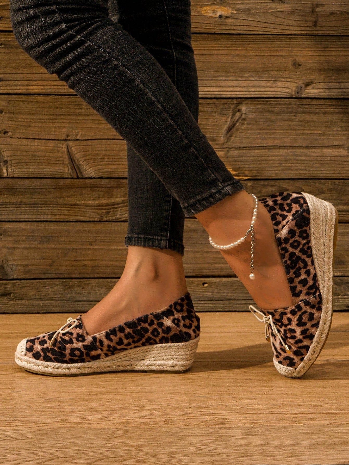 Closed Toe Flower Rubber Sole Fashionable Rope Wedge Heeled Women's Shoes