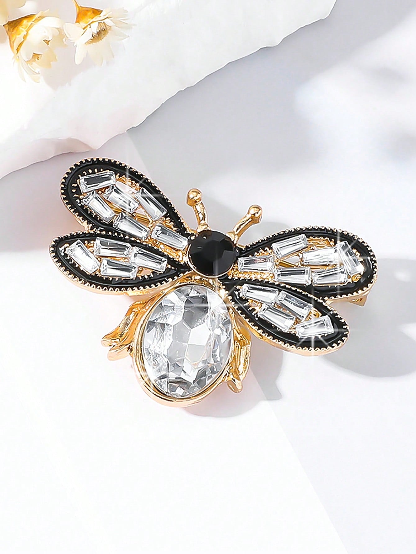 1pc Kid's Bee Shaped Rhinestone Brooch Pin