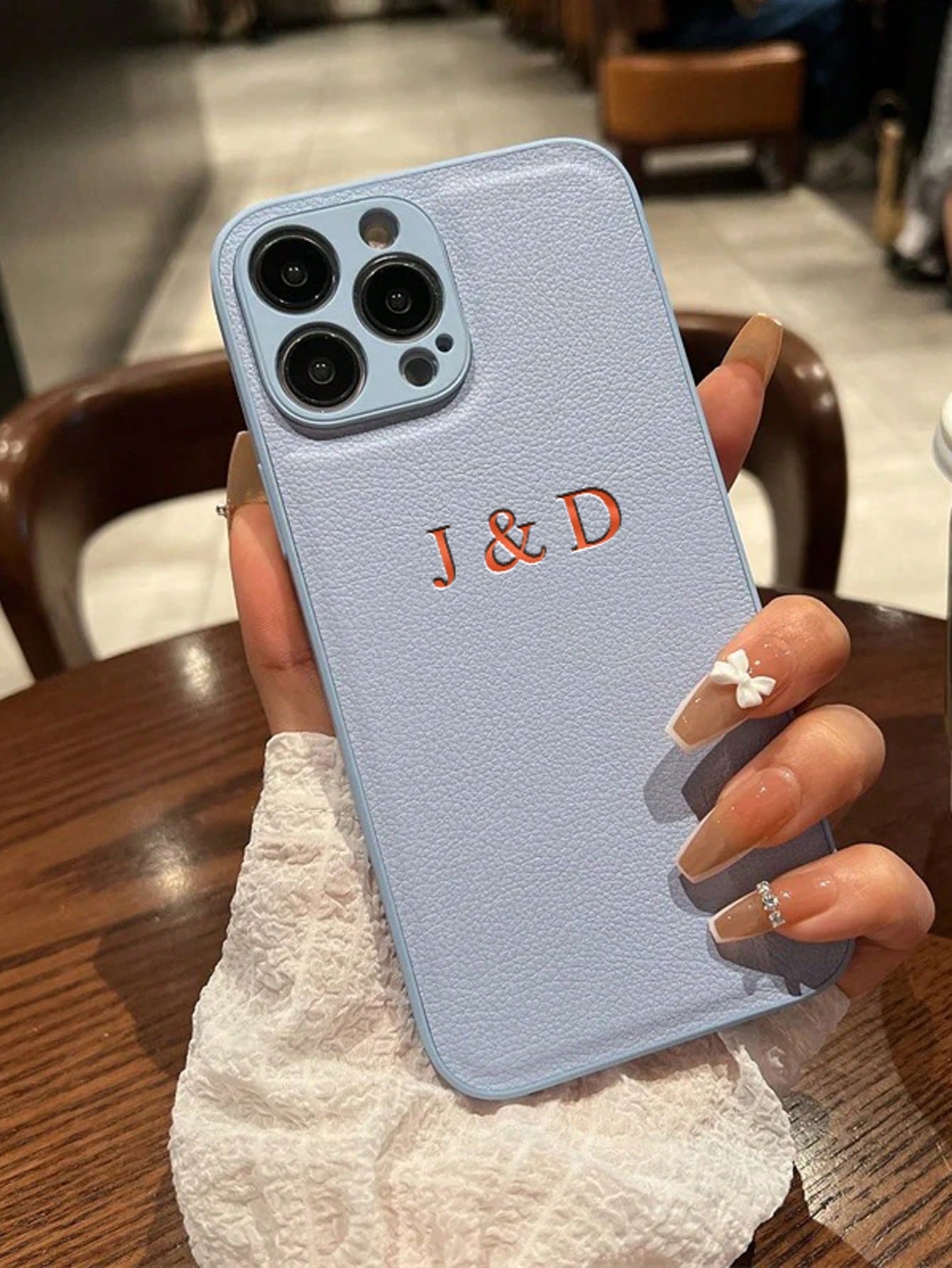 Customized Personalized Initials Name 3D DIY Engraved Letters Phone Case Compatible With Iphone 15 14 13 12 11 Pro Max 15 14 Plus Back Cover Luxury Korean Soft Leather Protection Shckproof Case Hot Stamping Imprinting Technology Leather Case Festival Gift