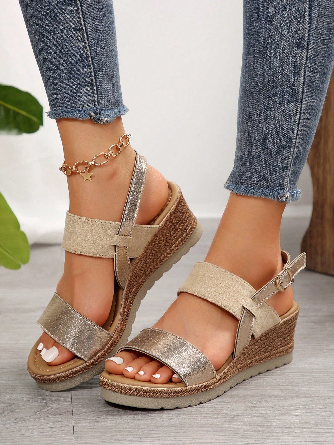 Casual Fashion Peep Toe Wedge Sandals With Thick Platform For Women