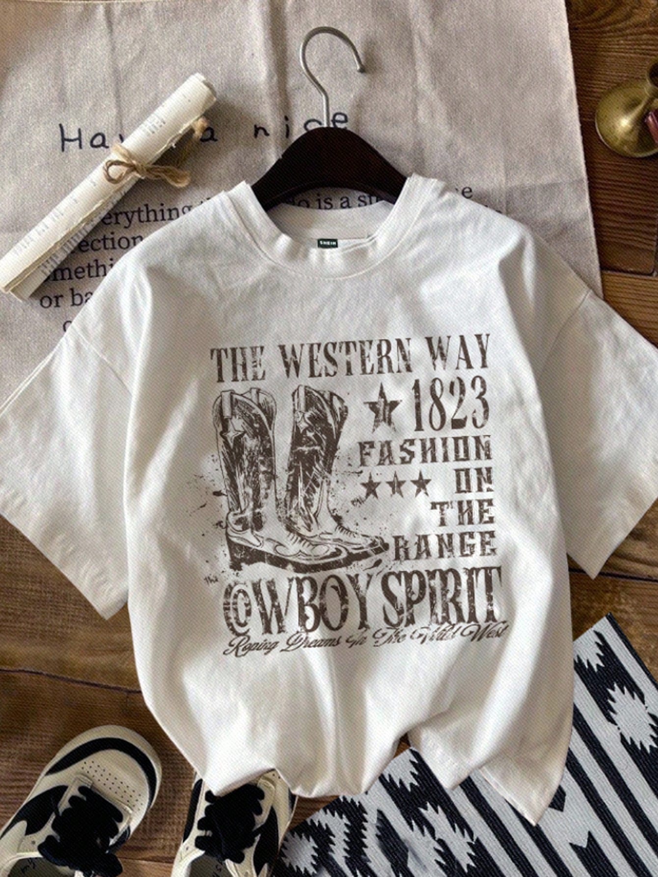 Casual Retro Car Printed White Round Neck Slim Fit Women's T-Shirt, Summer KEEP CLASSIC ALIVE VINTAGE Live A Modern Life The Soul Seeks Adventure And Exploration, Pushing Us Beyond Our Comfort Zones To Find New Horizons And Experiences