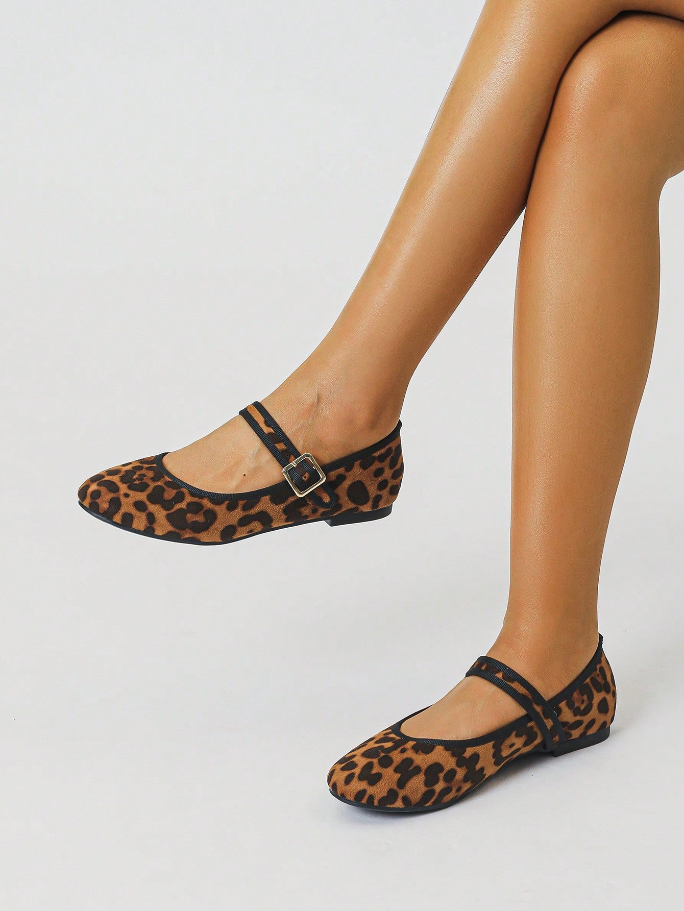 2024 New Leopard Print Women's Casual Flat Shoes, Fashionable Single-Buckle Design, Comfortable And Slip-Resistant, Street Style Mary Jane Shoes, Suitable For Daily Commuting And Wearing