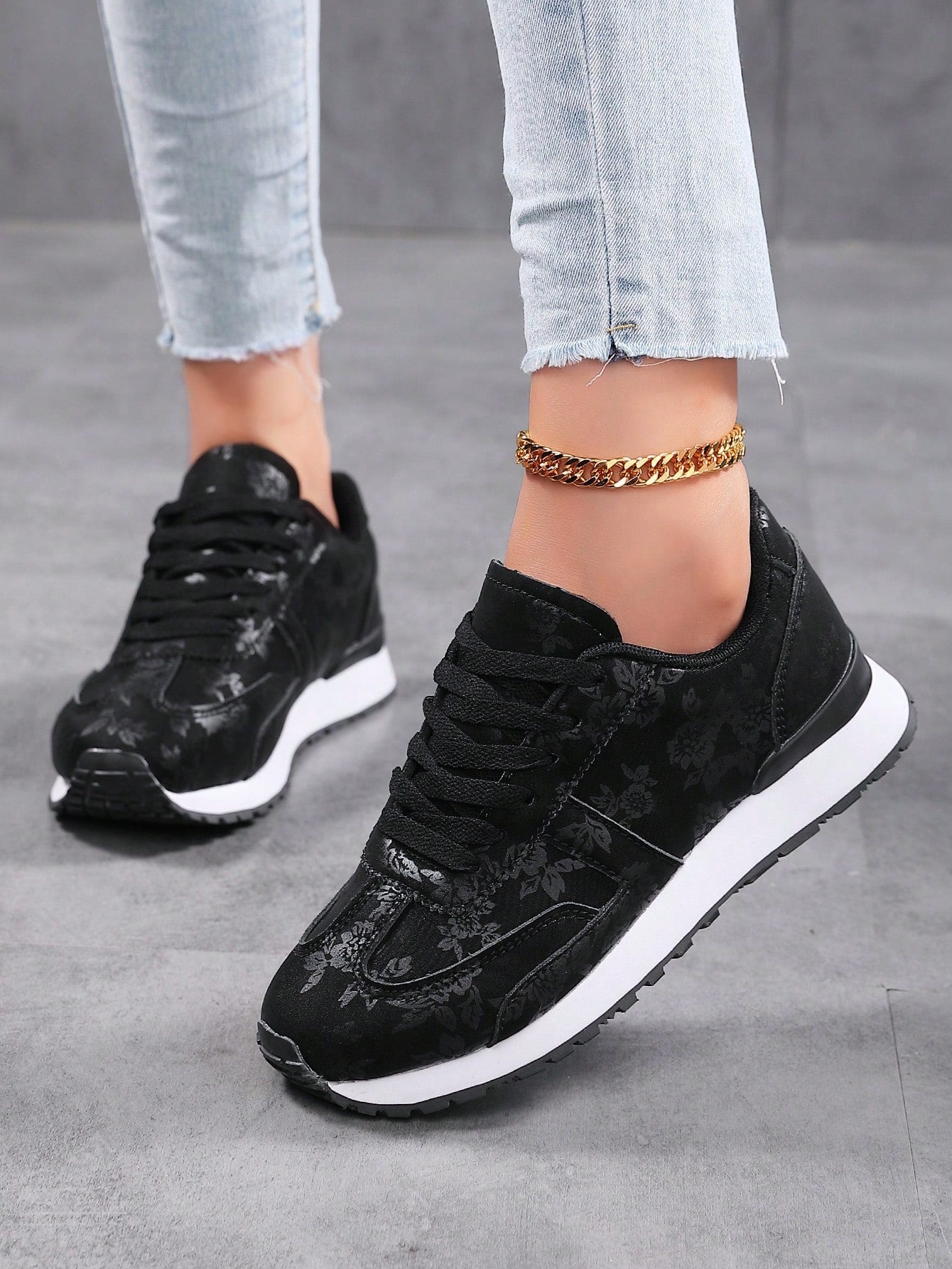Women Vintage Round-Toe Lace-Up Soft-Sole Comfortable  Shoes, Casual, Versatile, Breathable Summer Daily Running Solid Color Sneakers