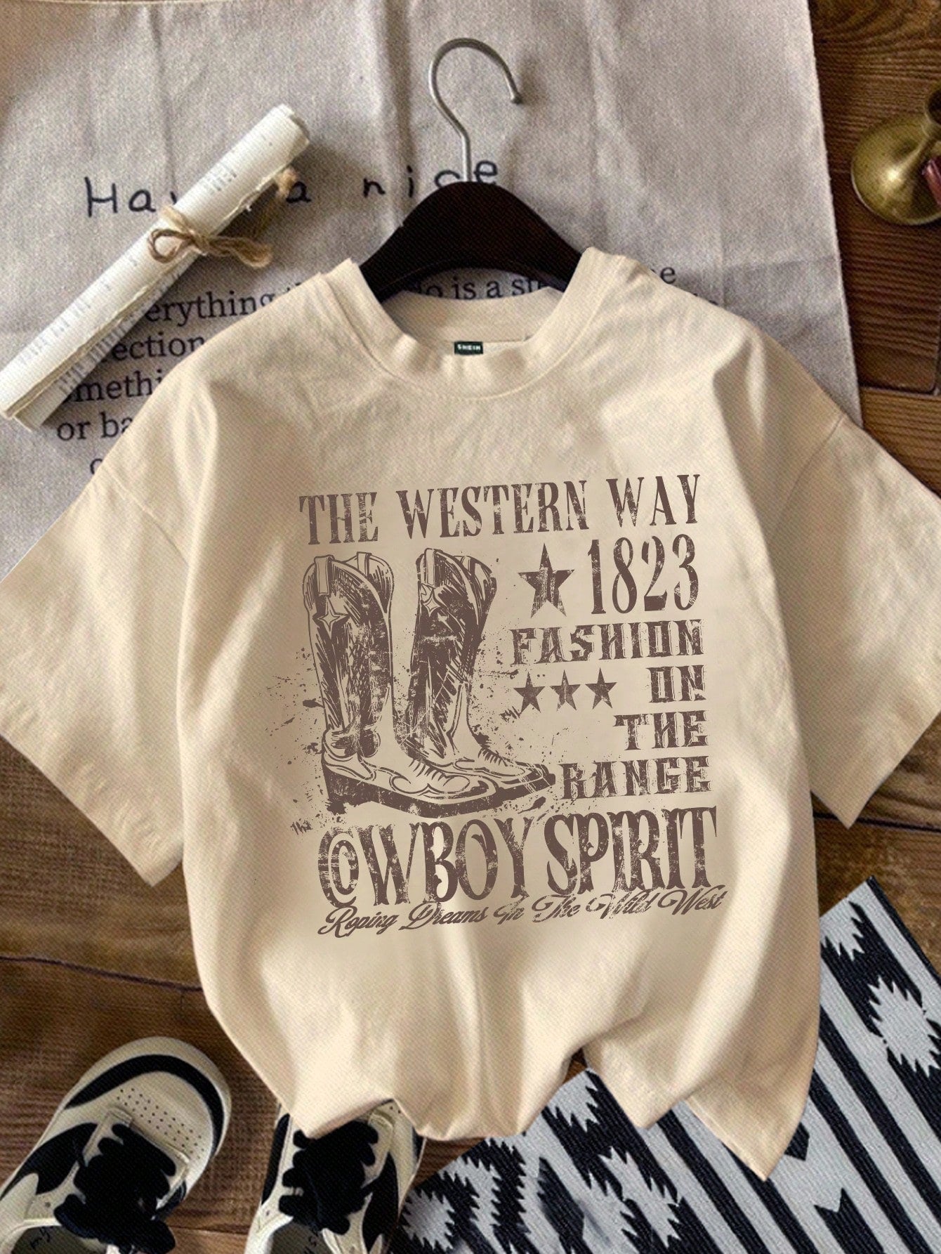 Casual Retro Car Printed White Round Neck Slim Fit Women's T-Shirt, Summer KEEP CLASSIC ALIVE VINTAGE Live A Modern Life The Soul Seeks Adventure And Exploration, Pushing Us Beyond Our Comfort Zones To Find New Horizons And Experiences