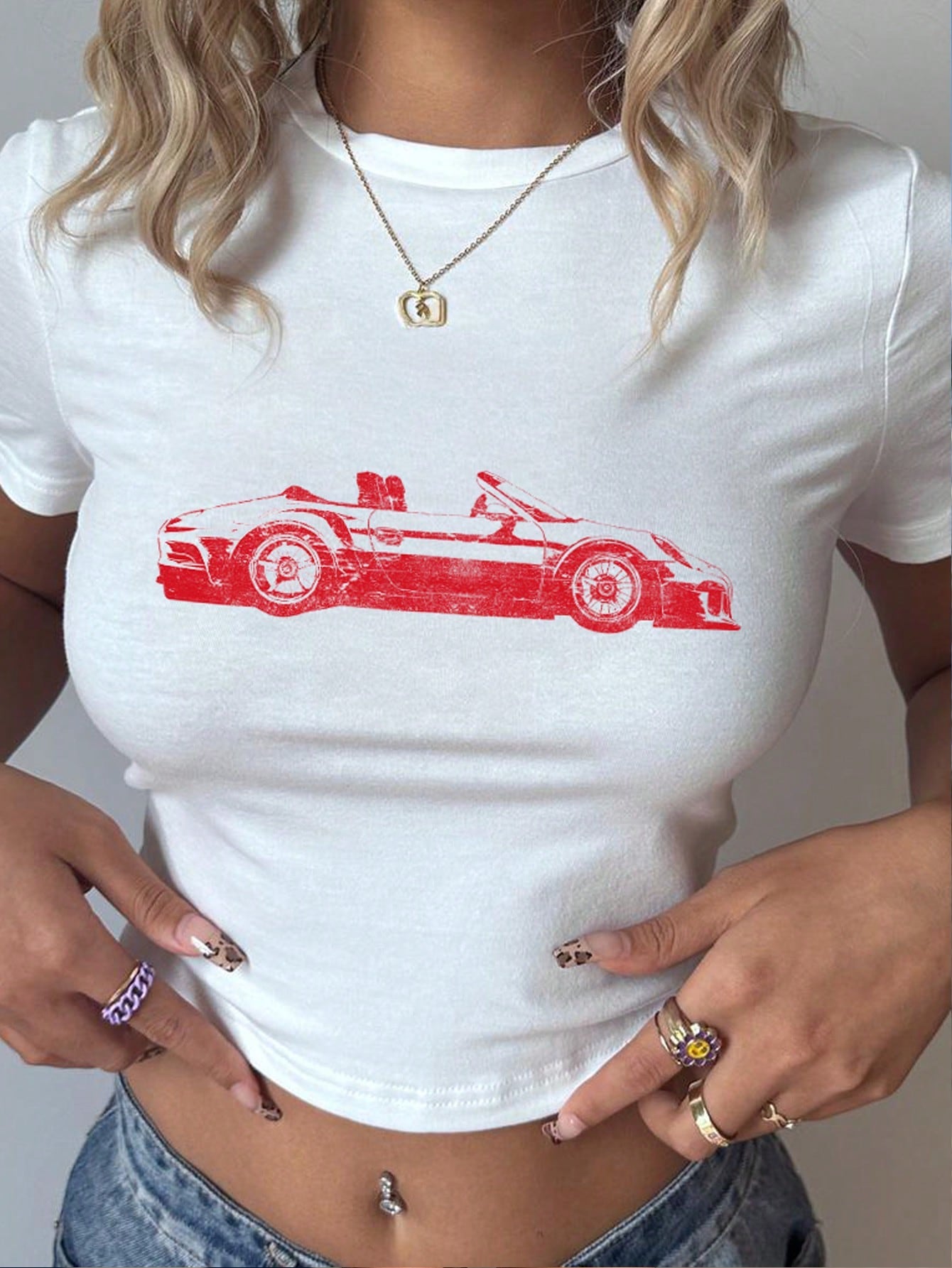 Casual And Simple White Round Neck Short Sleeve Tight Women's T-Shirt With Car Print, Suitable For Summer, KEEP CLASSIC ALIVE VINTAGE Live A Modern Life The Soul Seeks Adventure And Exploration, Pushing Us Beyond Our Comfort Zones To Find New Horizons And