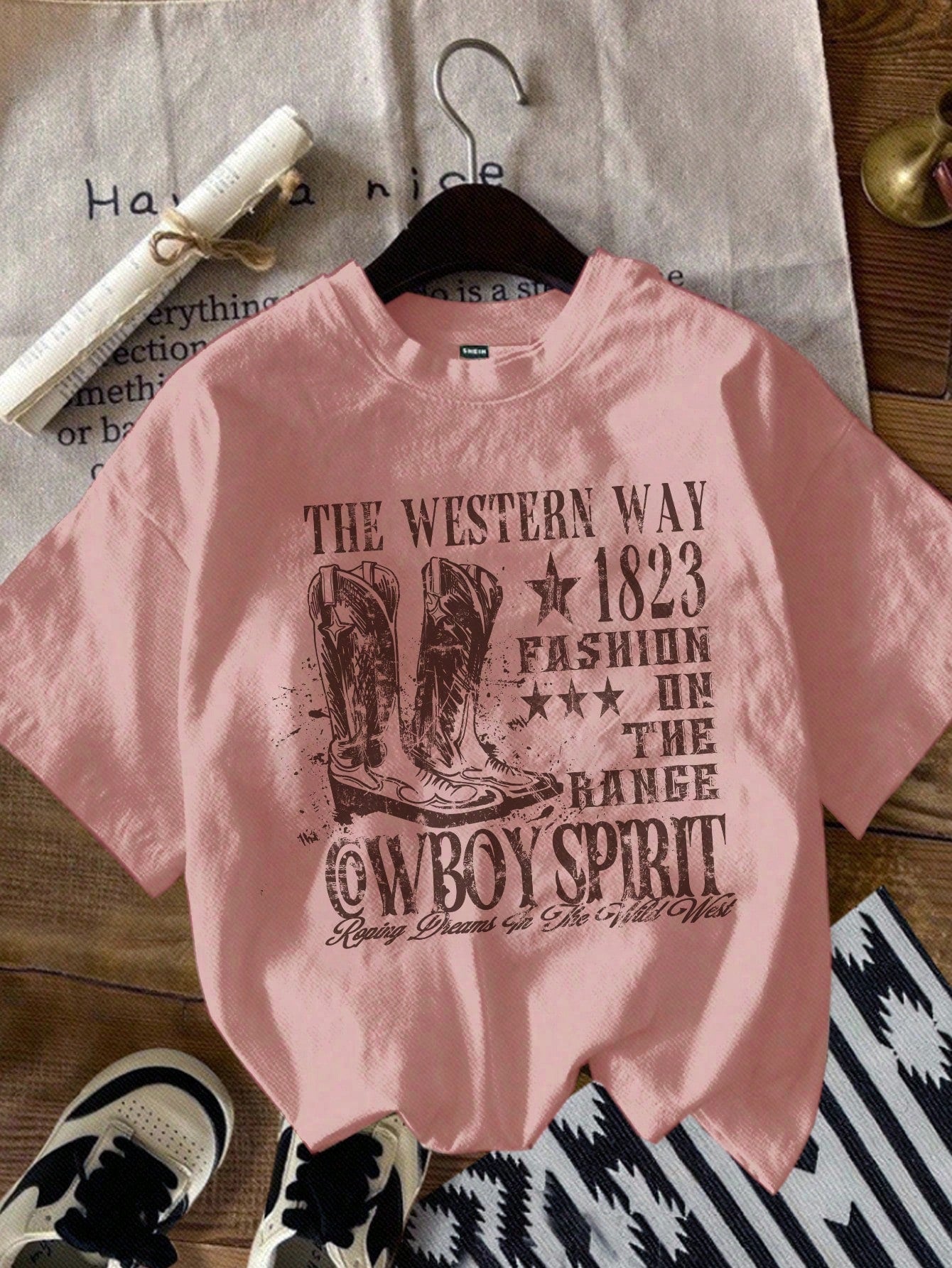 Casual Retro Car Printed White Round Neck Slim Fit Women's T-Shirt, Summer KEEP CLASSIC ALIVE VINTAGE Live A Modern Life The Soul Seeks Adventure And Exploration, Pushing Us Beyond Our Comfort Zones To Find New Horizons And Experiences