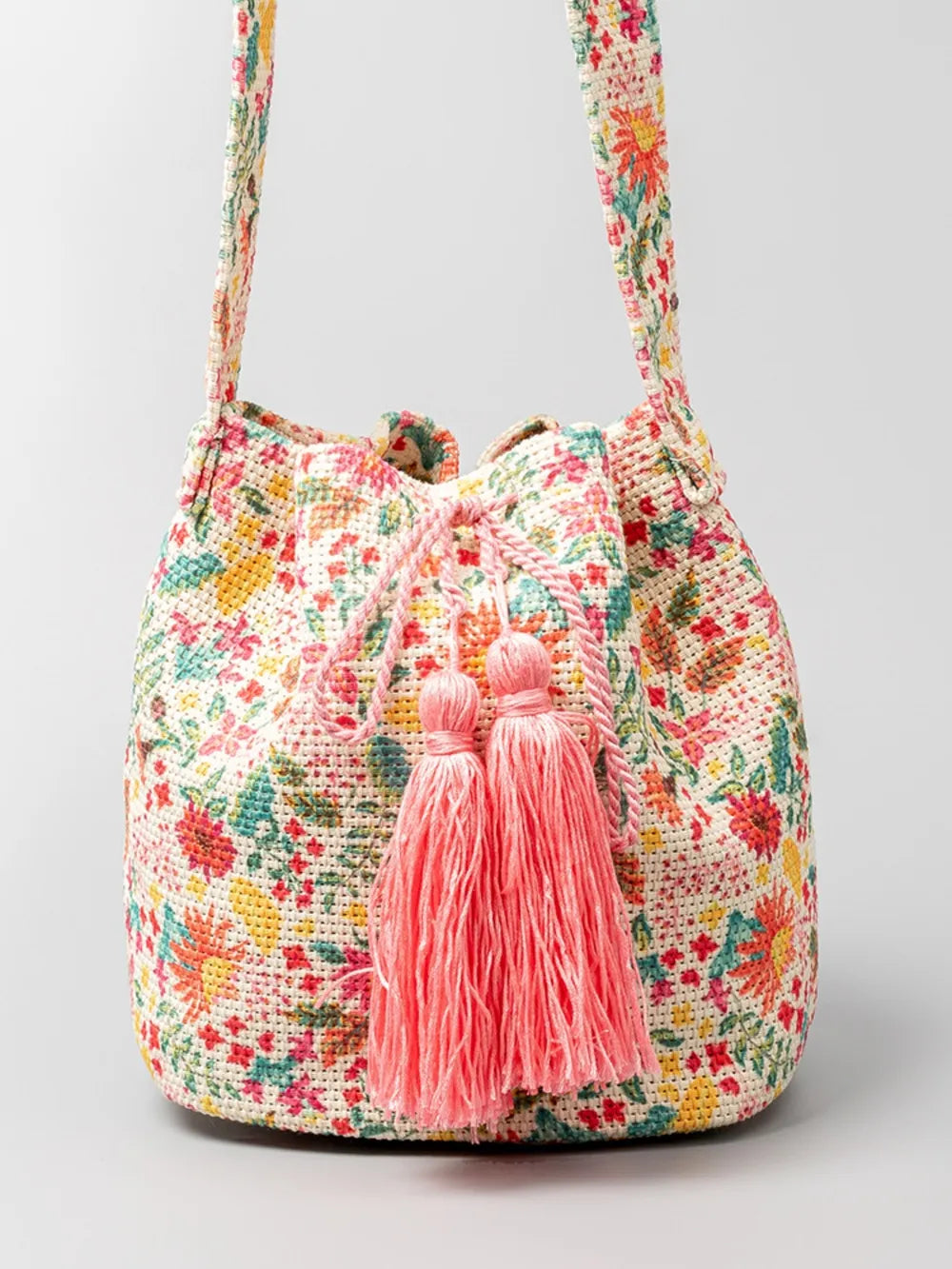 Drawstring Tassel Geometric Shoulder Bag