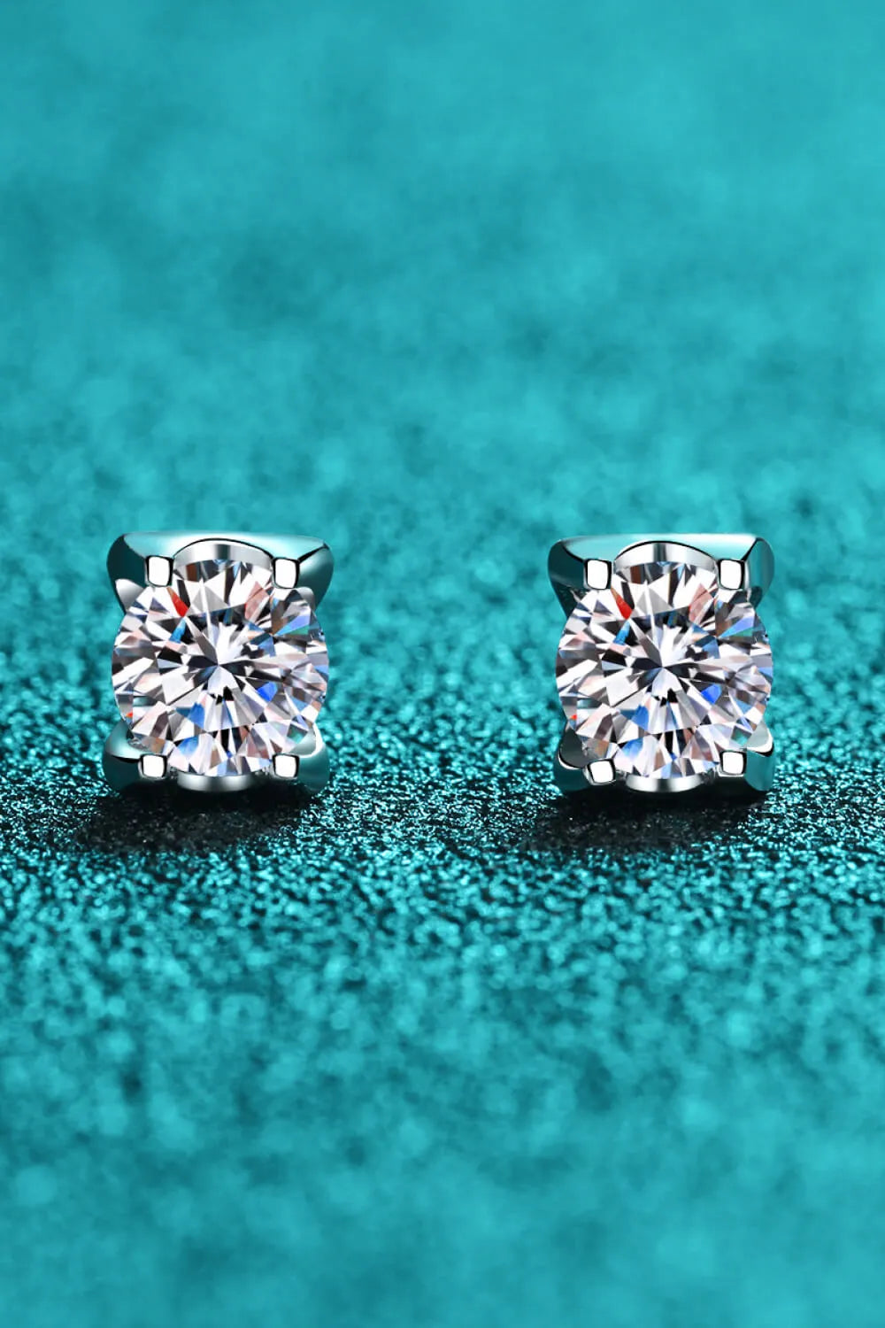 Weekend Meetup Moissanite Stud Earrings